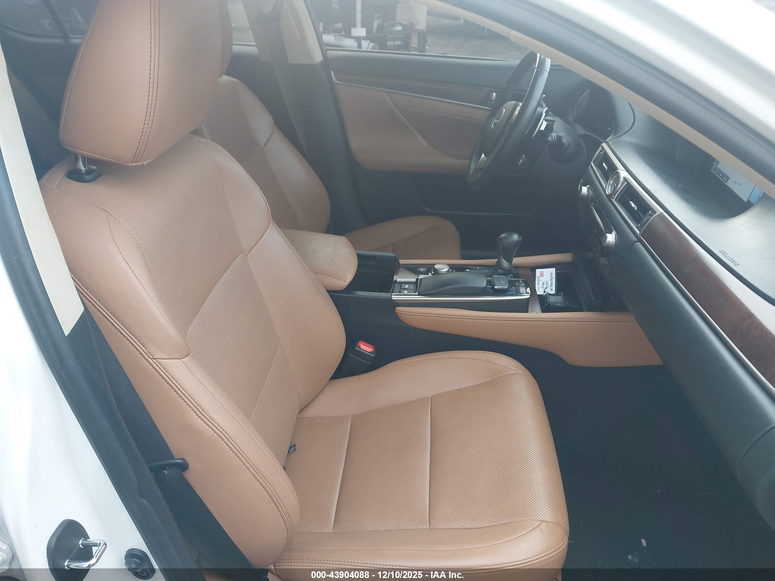 LEXUS GS image 5