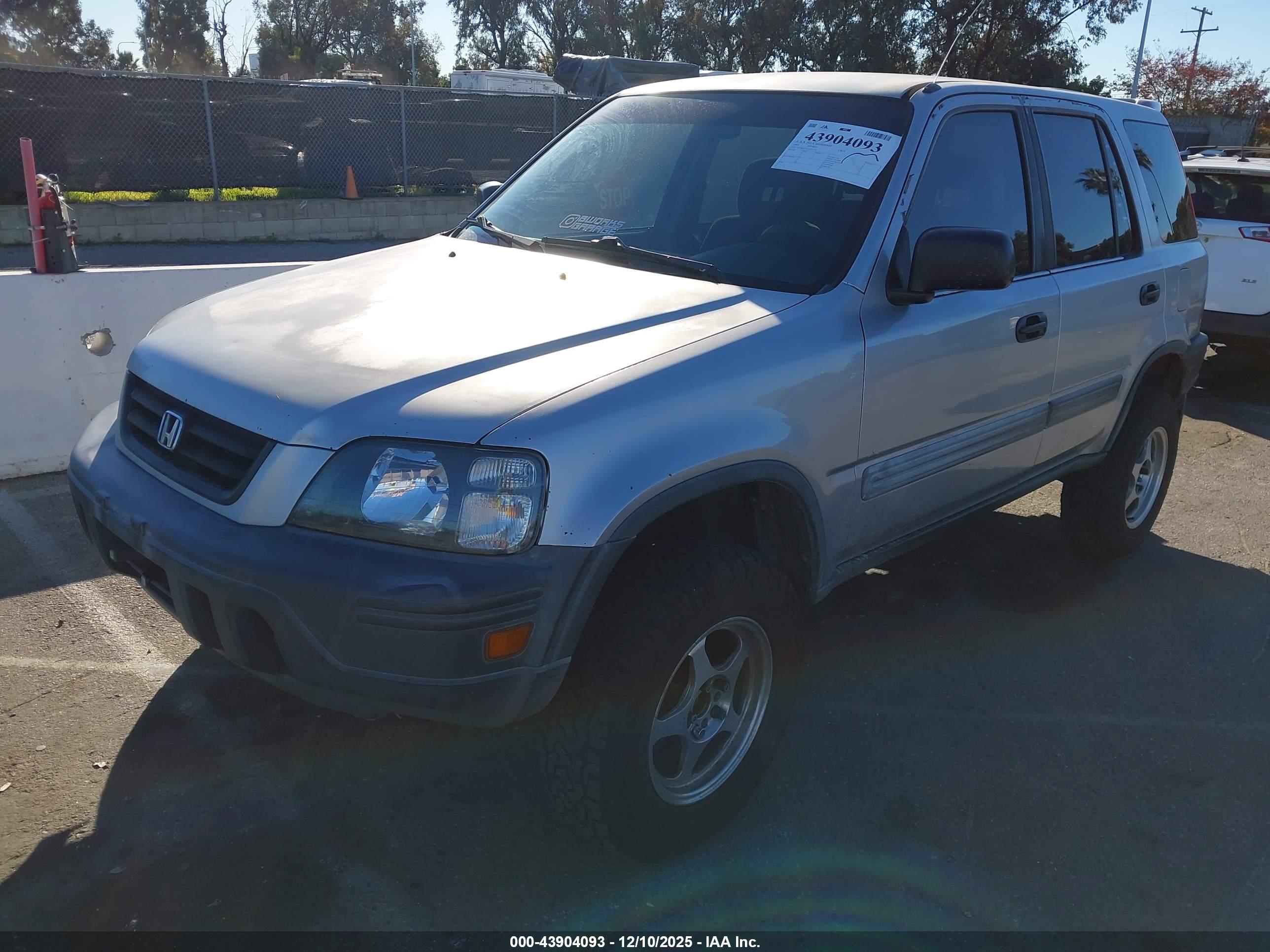 HONDA CR-V image 2
