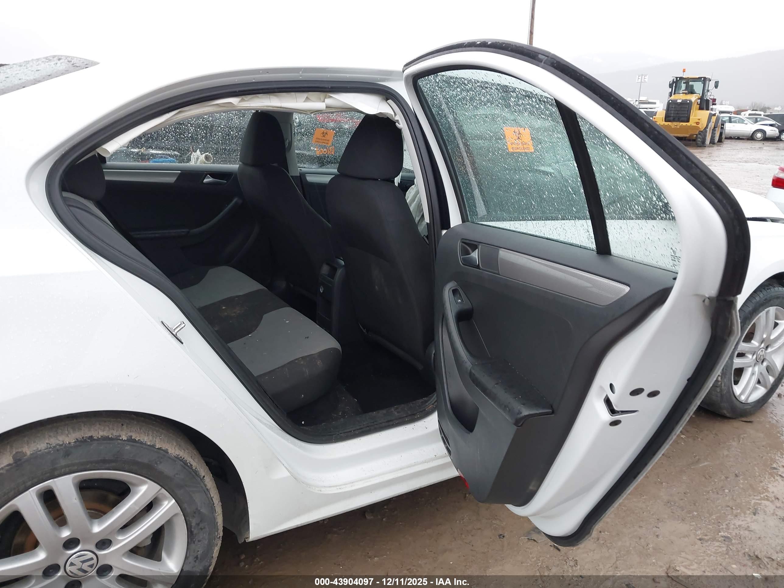 VOLKSWAGEN JETTA image 8