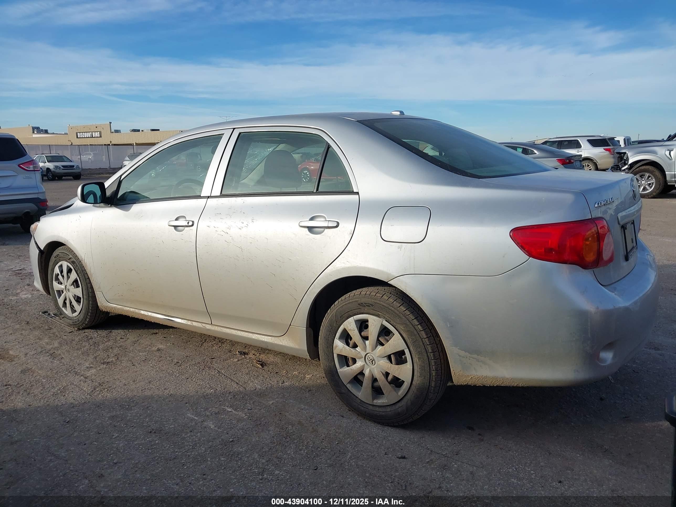 TOYOTA COROLLA image 3