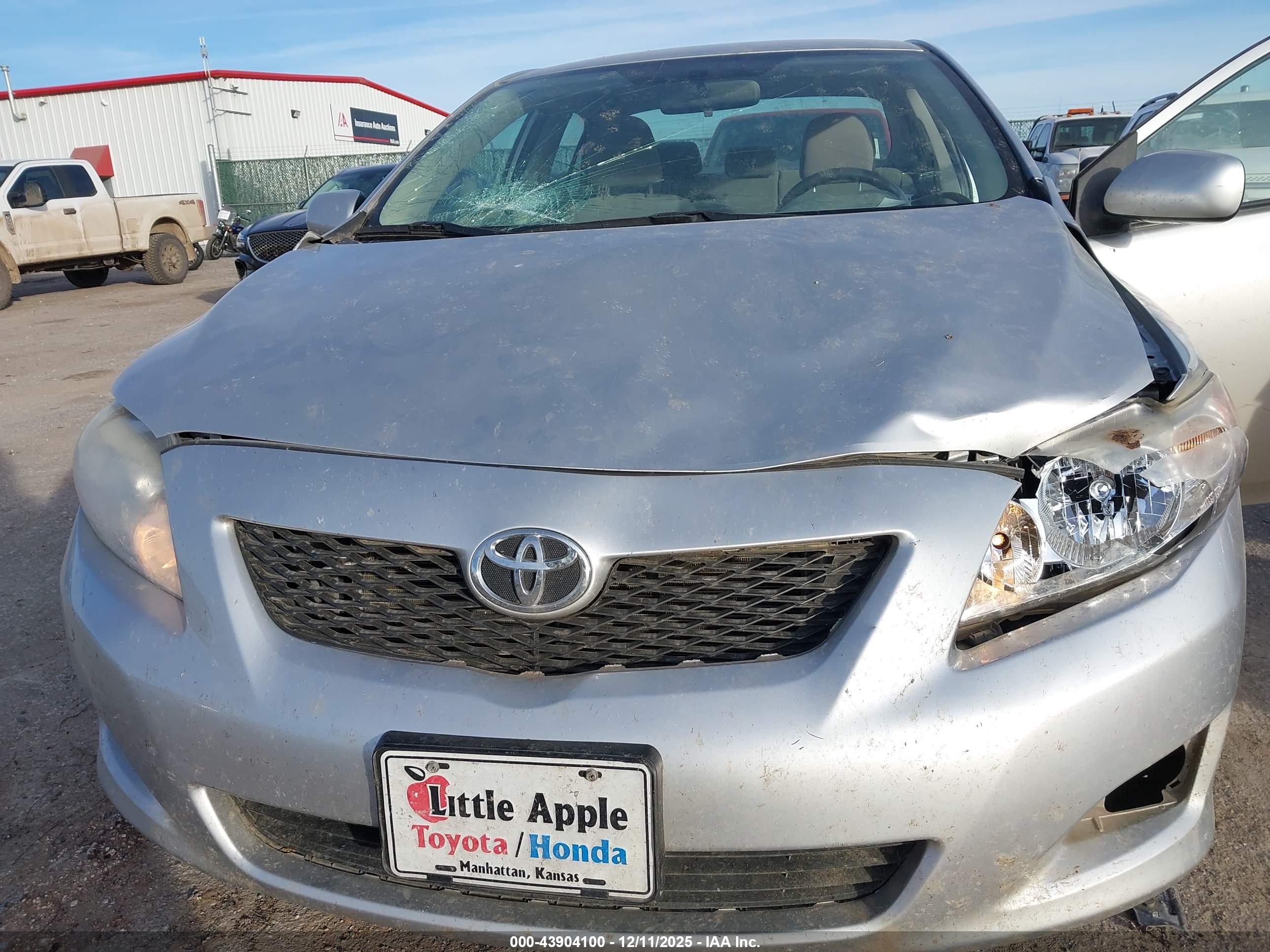 TOYOTA COROLLA image 6