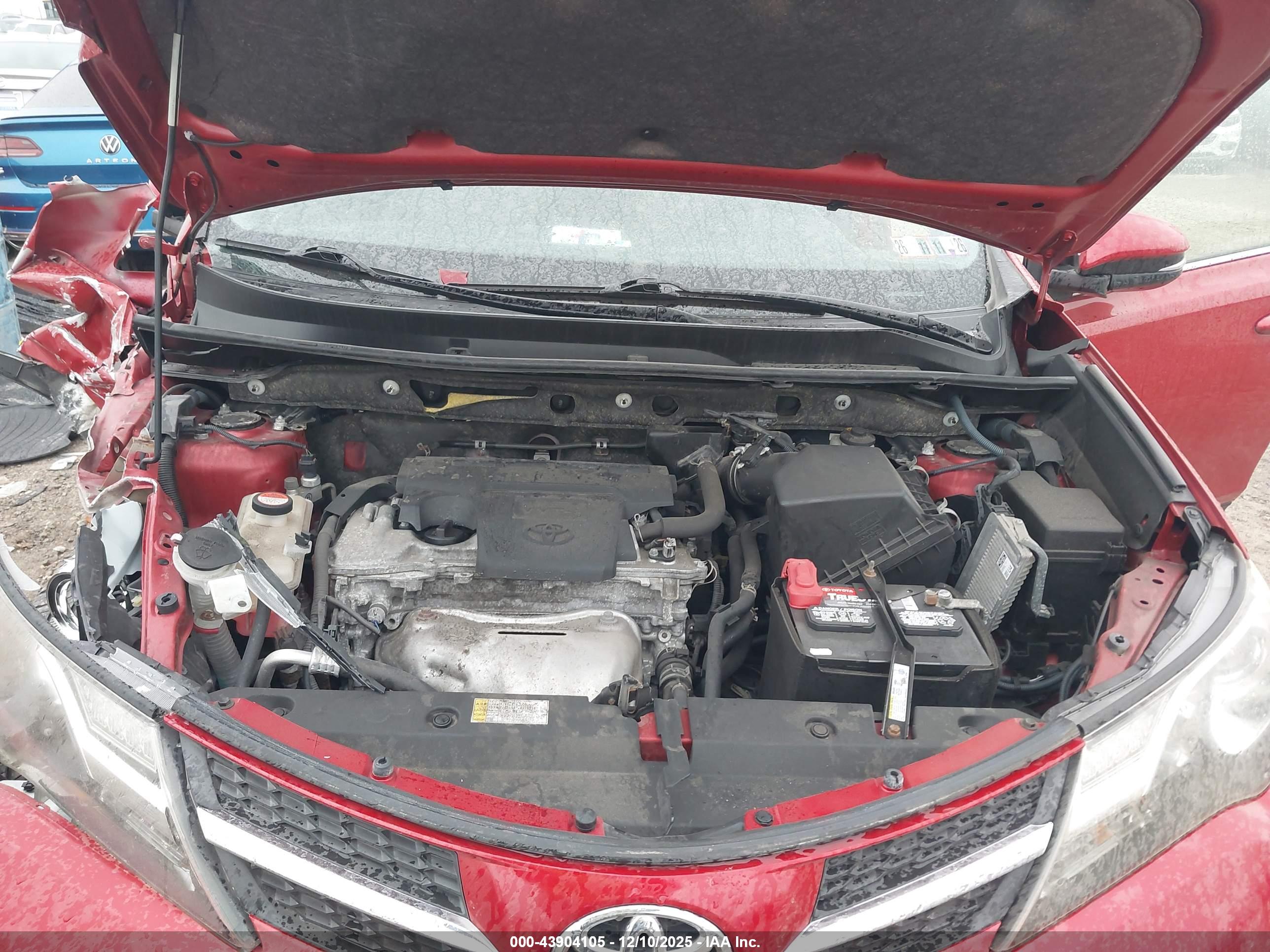 TOYOTA RAV4 image 10