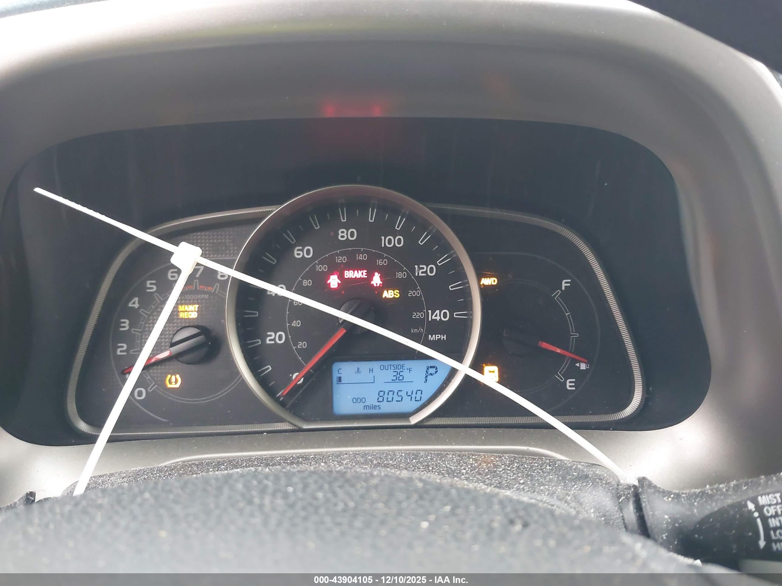 TOYOTA RAV4 image 7