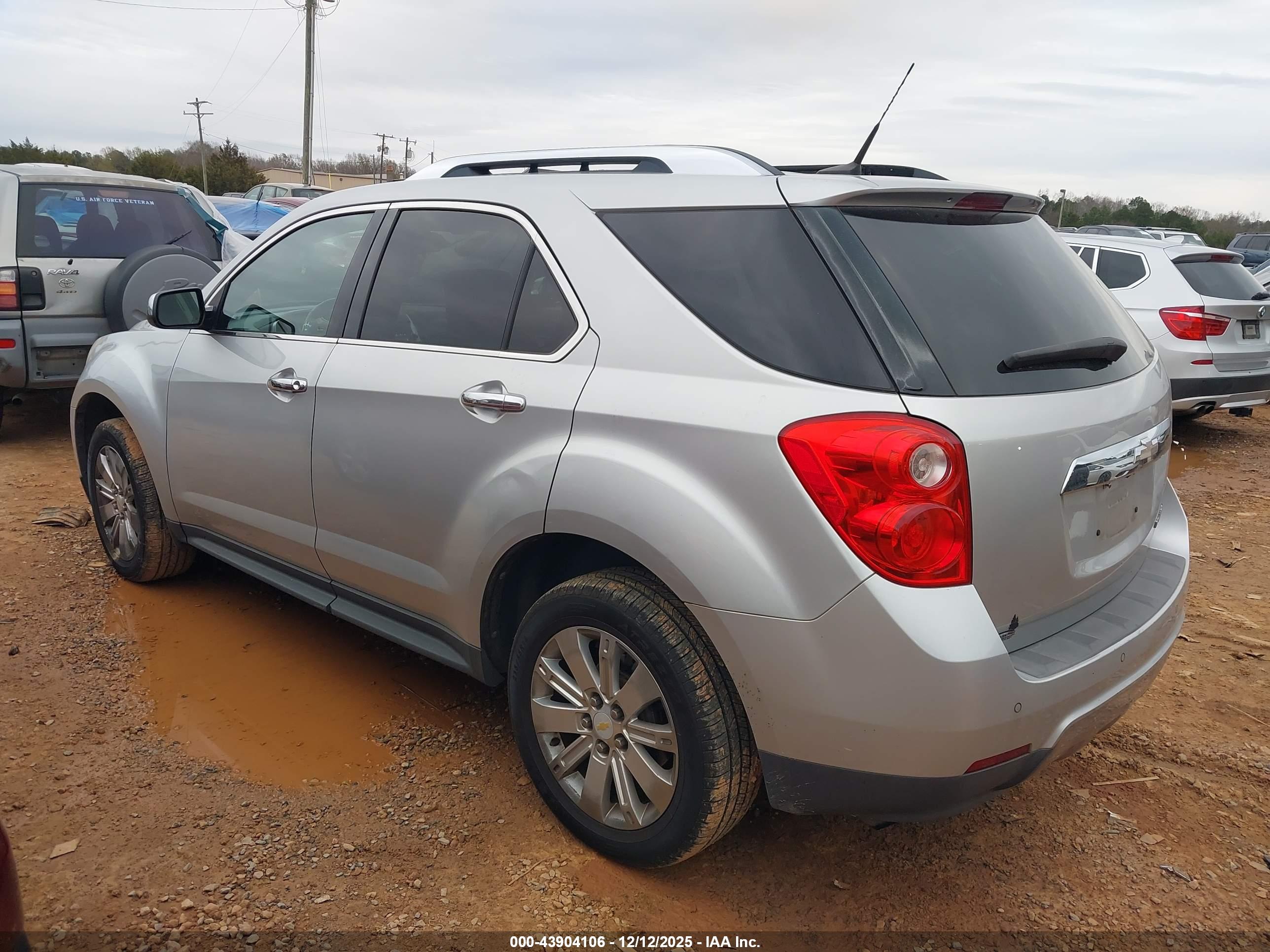 CHEVROLET EQUINOX image 3