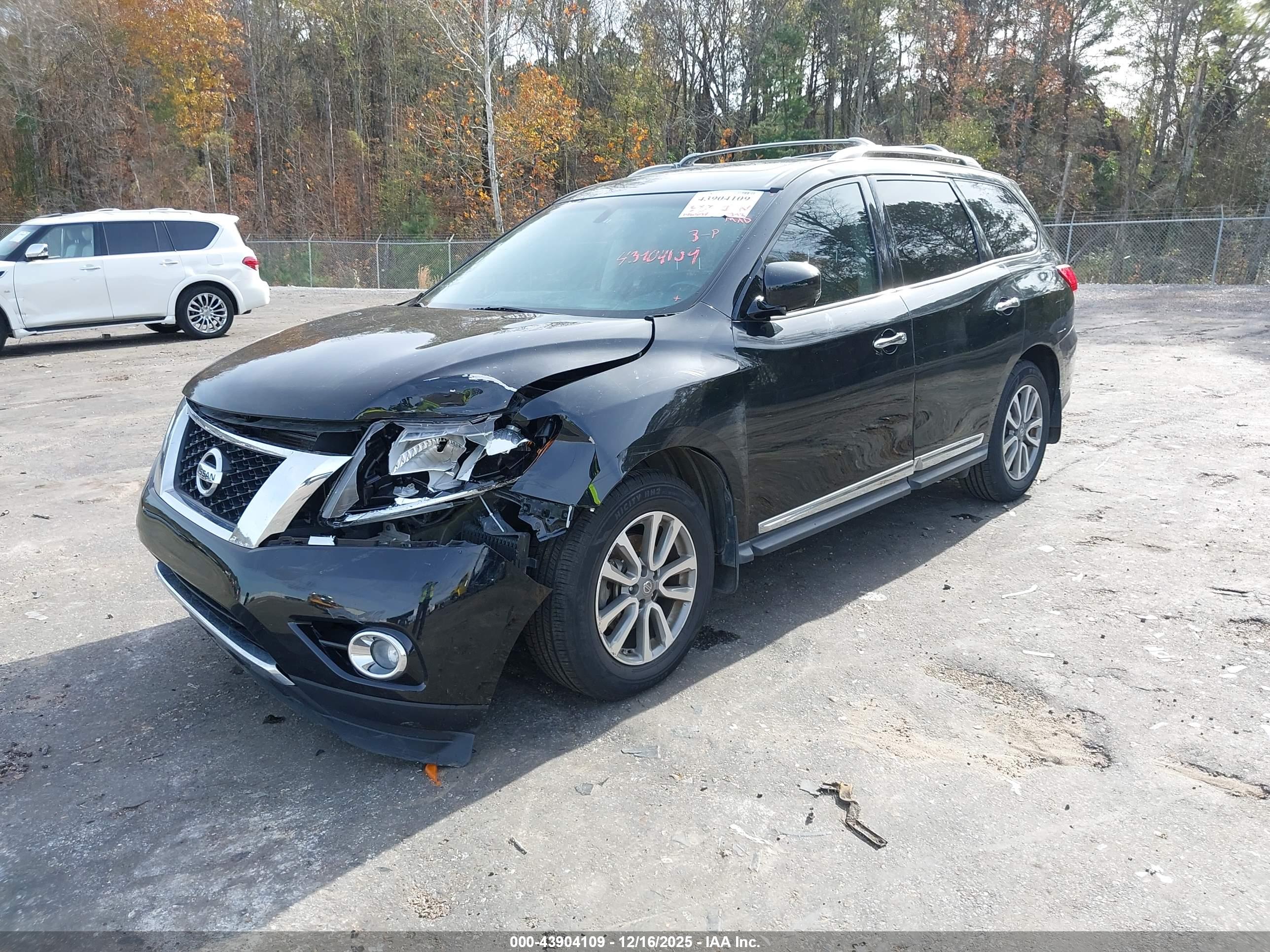 NISSAN PATHFINDER image 2
