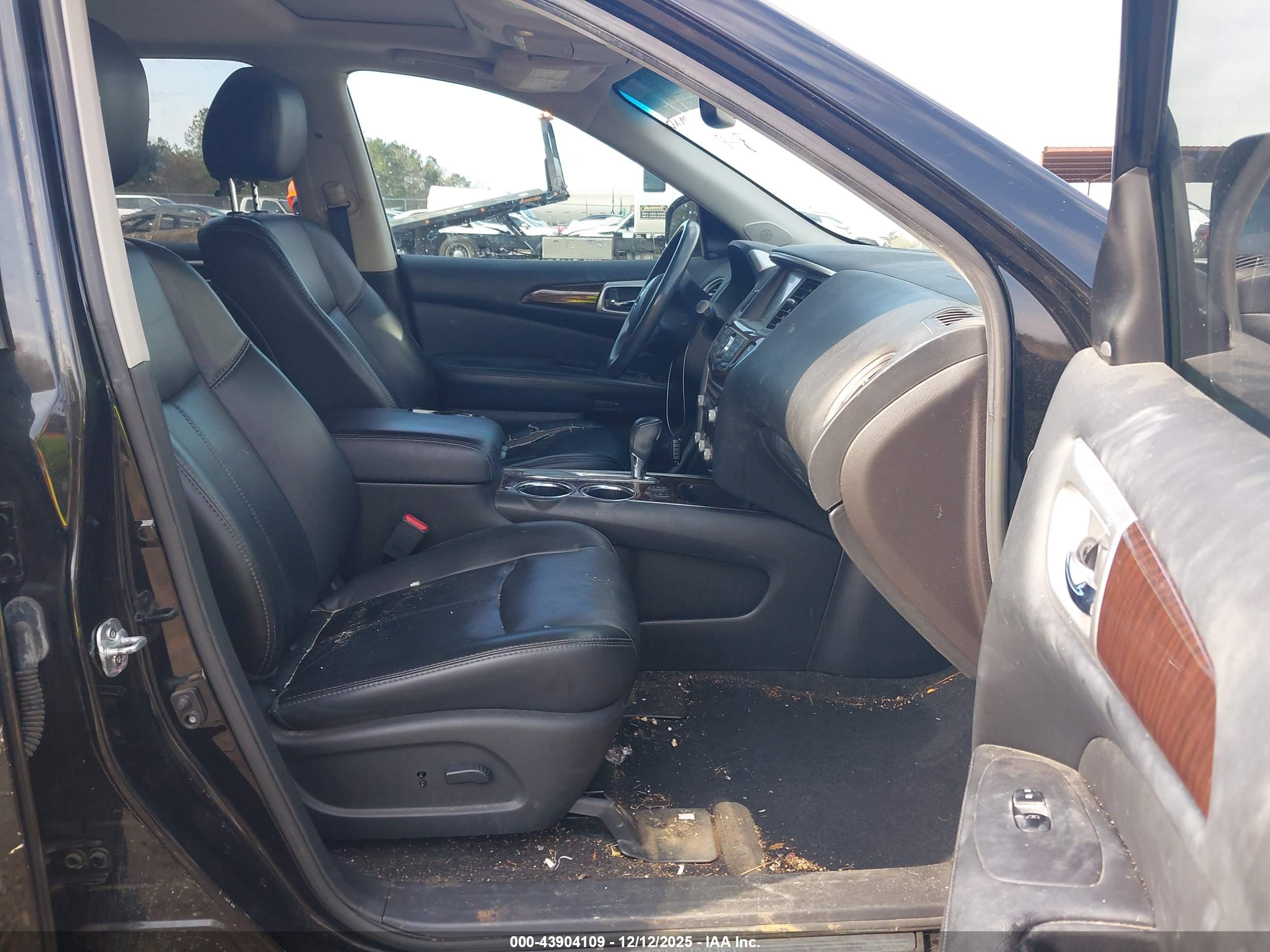 NISSAN PATHFINDER image 5