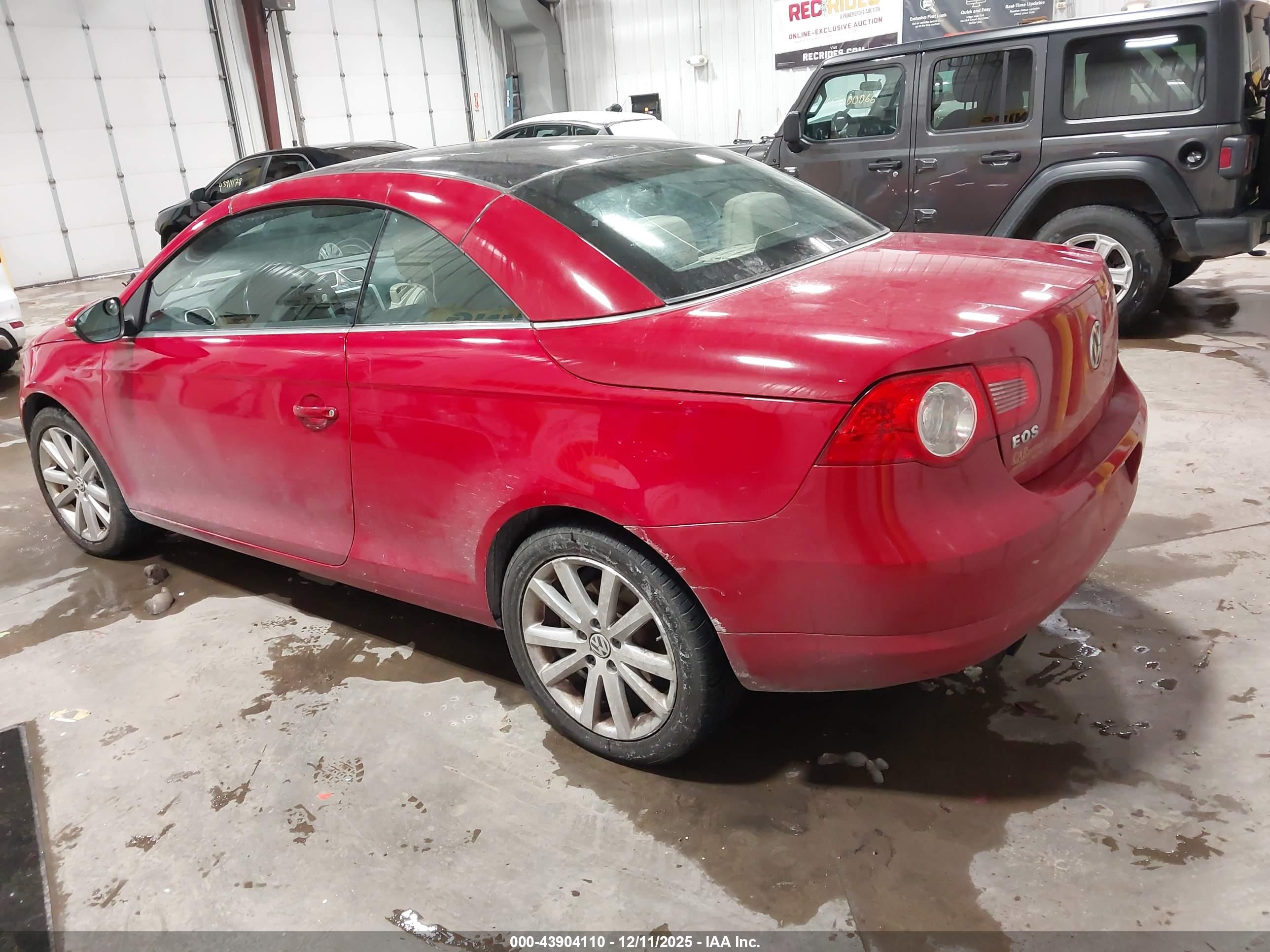 VOLKSWAGEN EOS image 3