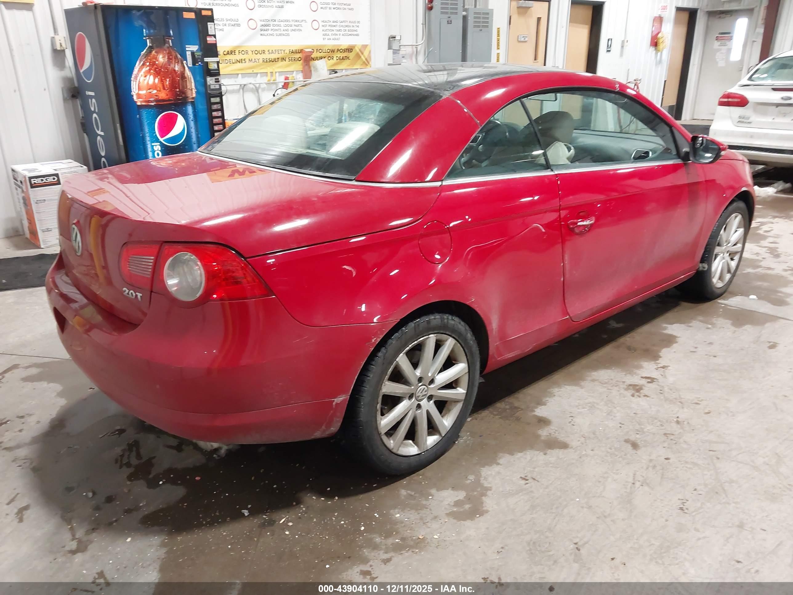 VOLKSWAGEN EOS image 4