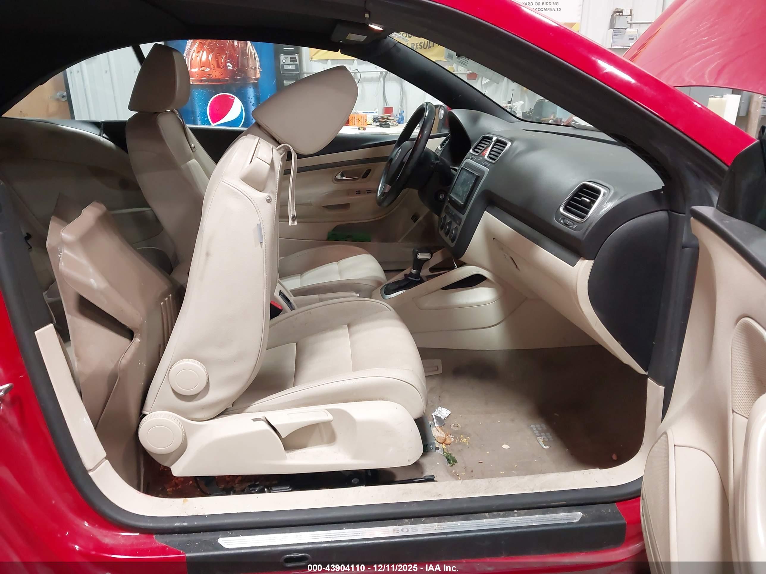 VOLKSWAGEN EOS image 5