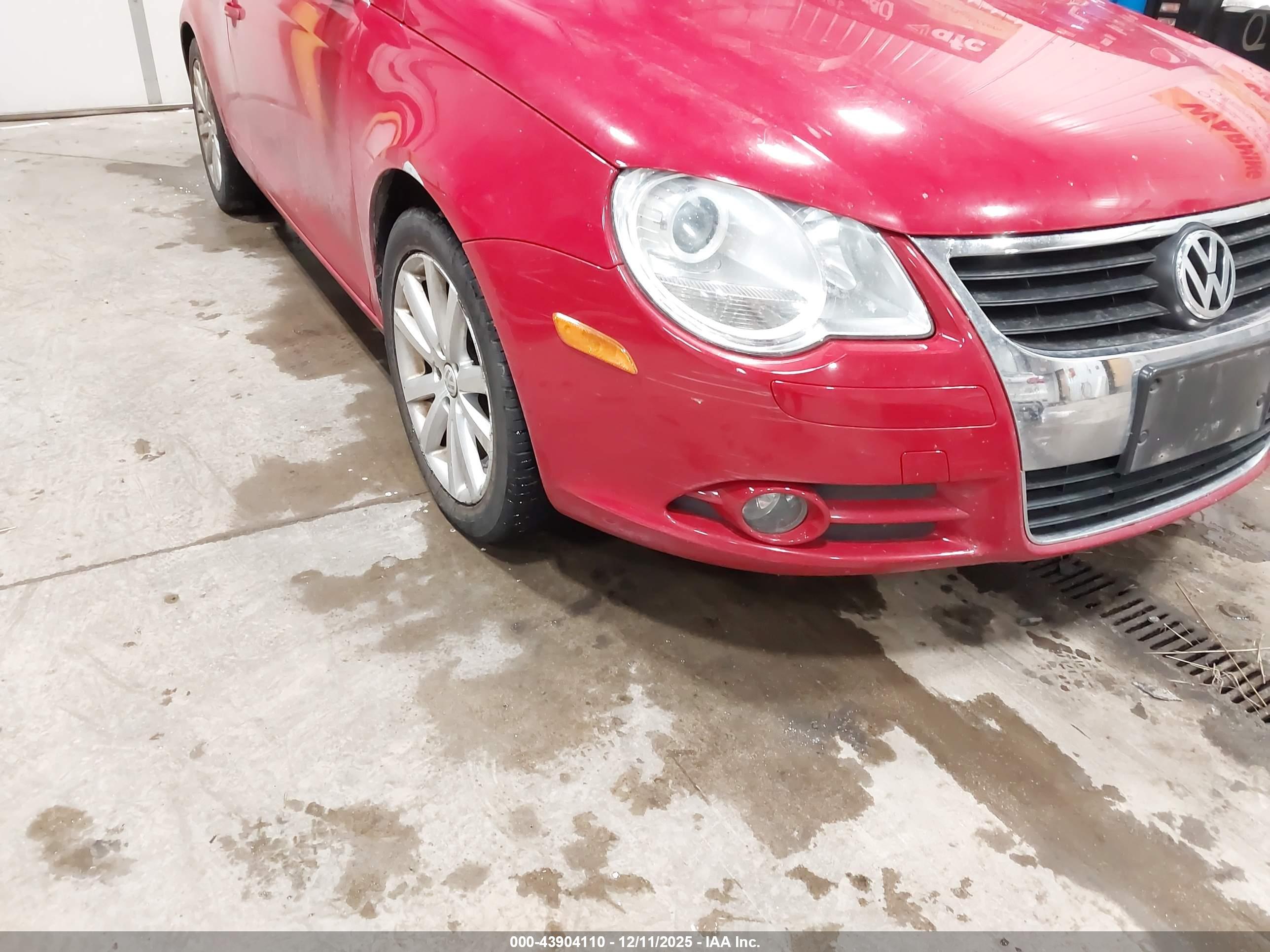 VOLKSWAGEN EOS image 6