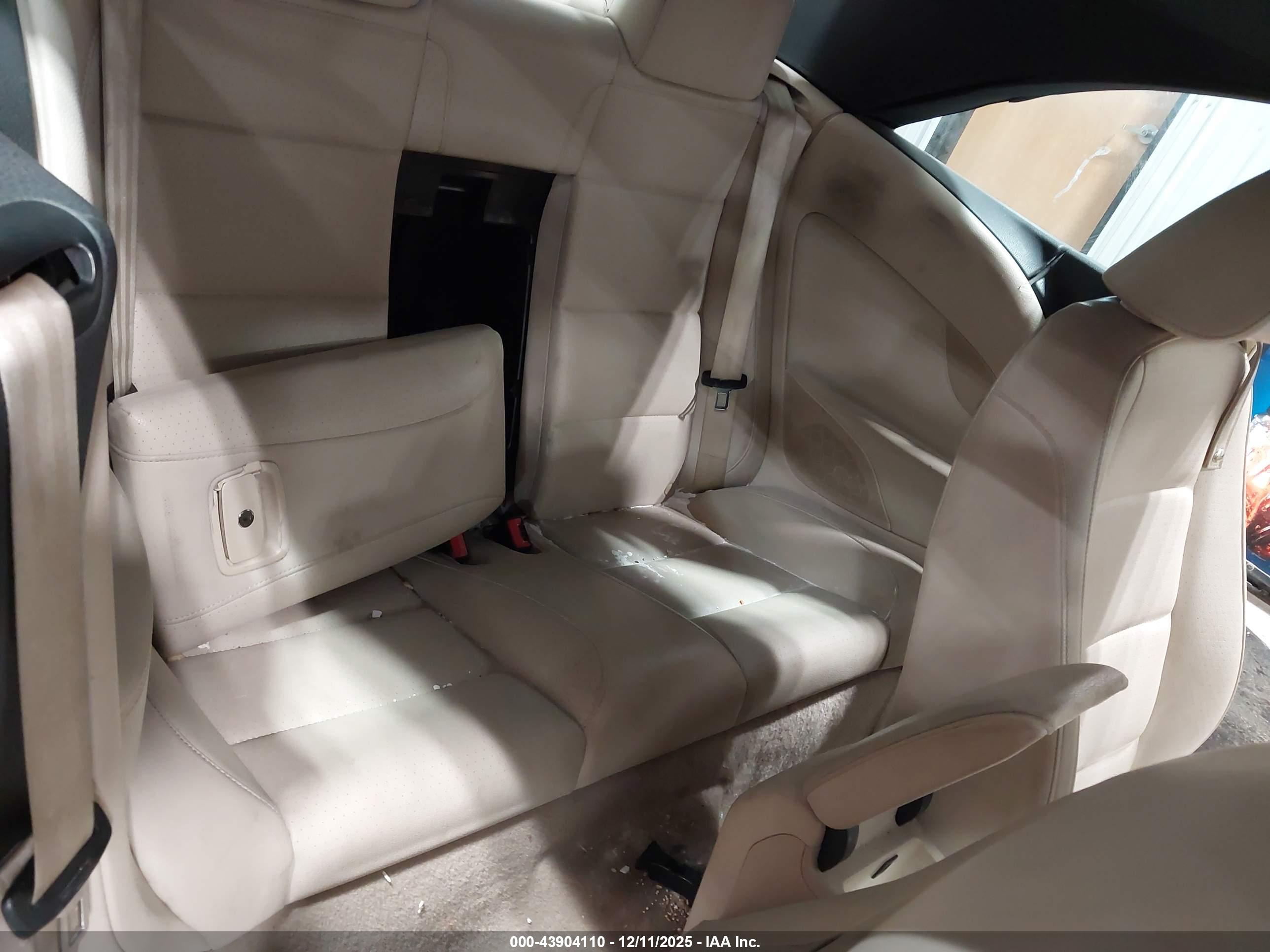 VOLKSWAGEN EOS image 8
