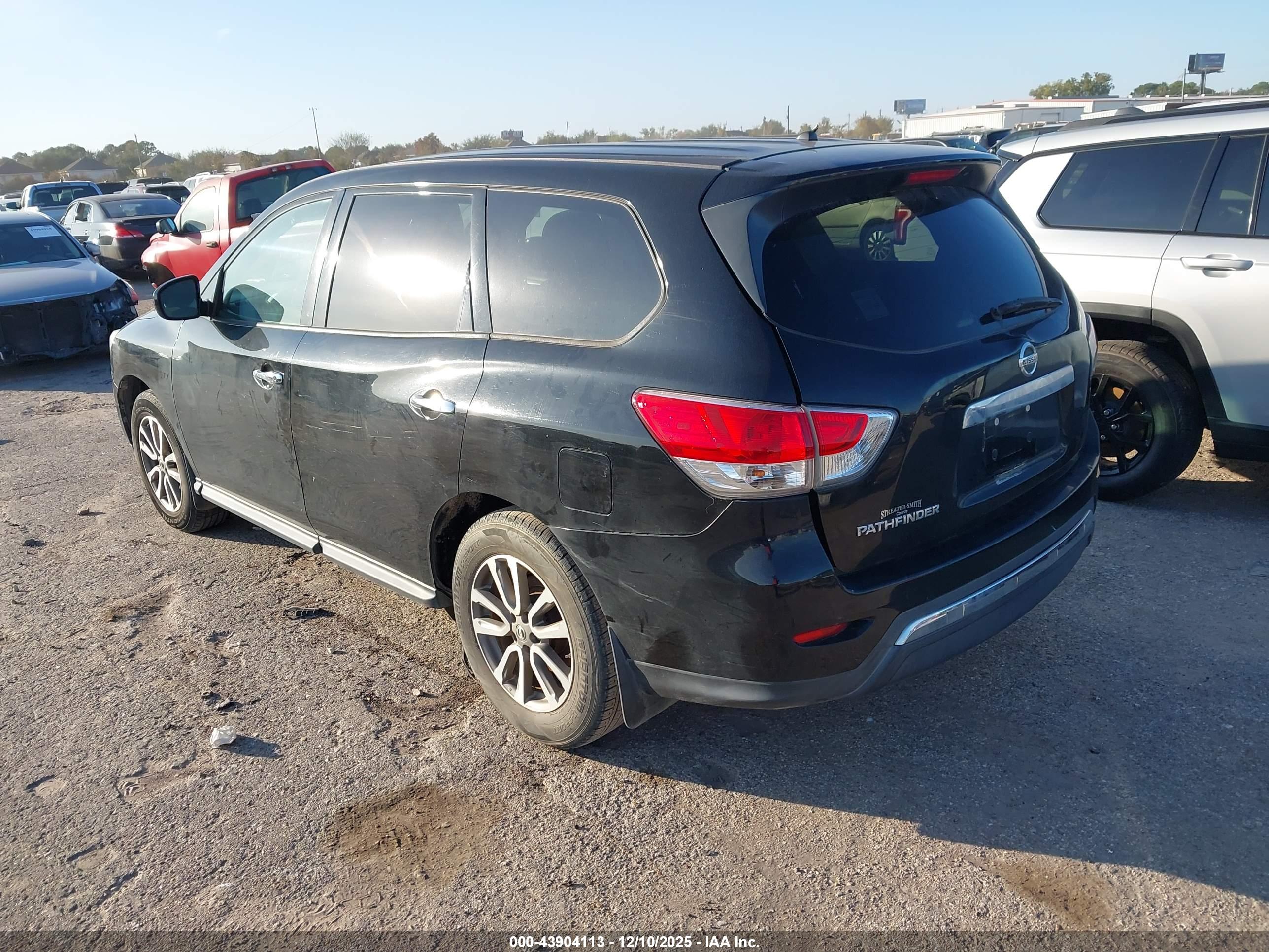 NISSAN PATHFINDER image 3