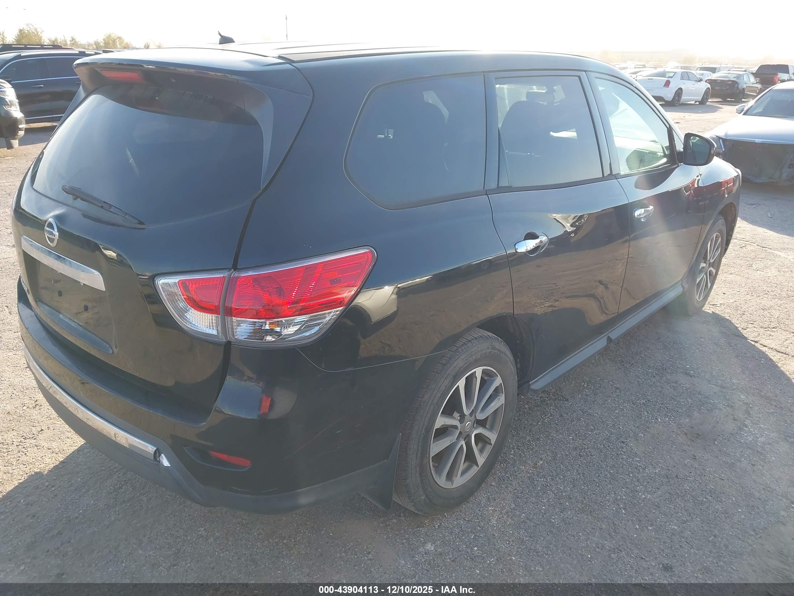 NISSAN PATHFINDER image 4
