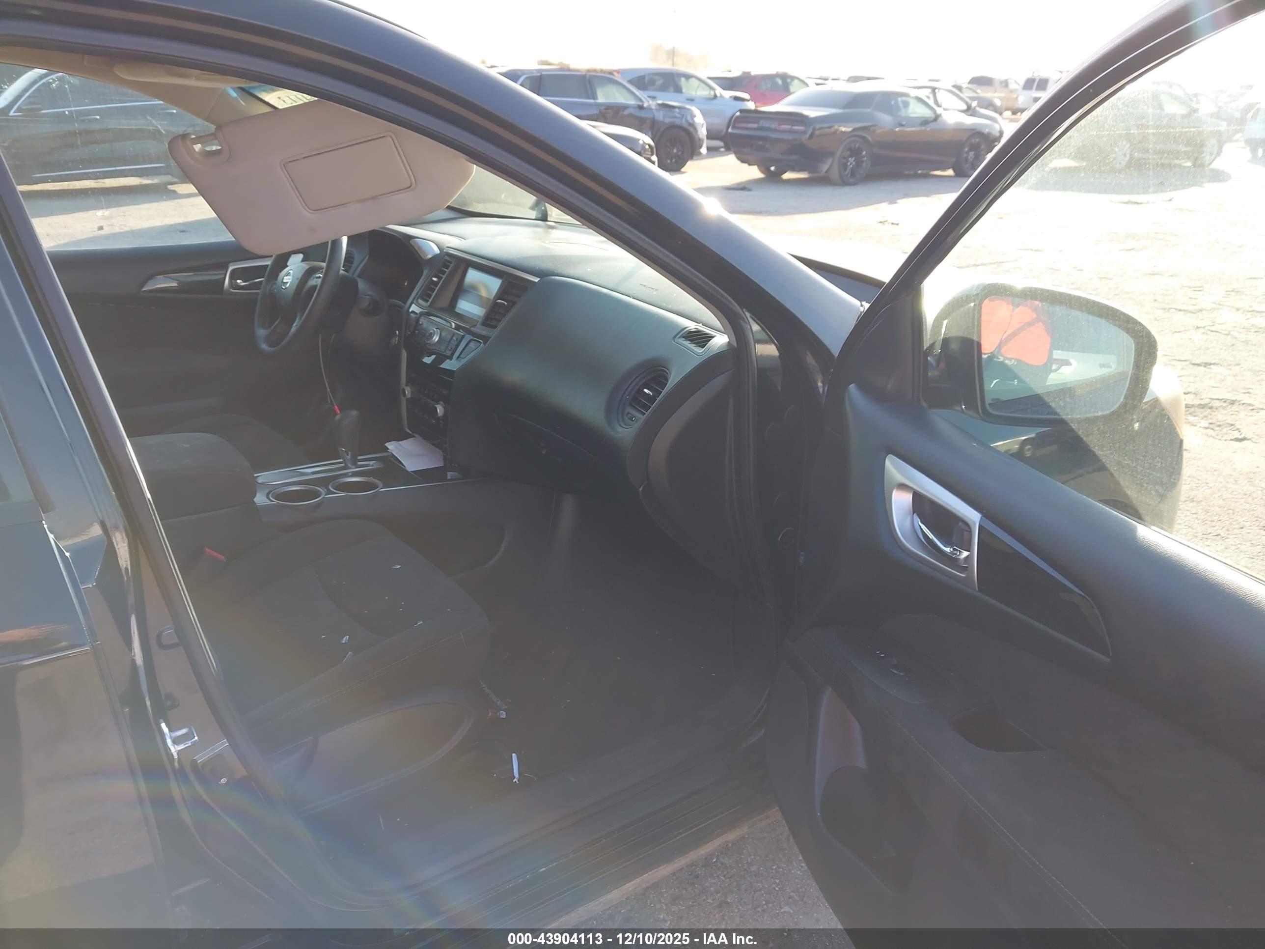 NISSAN PATHFINDER image 5