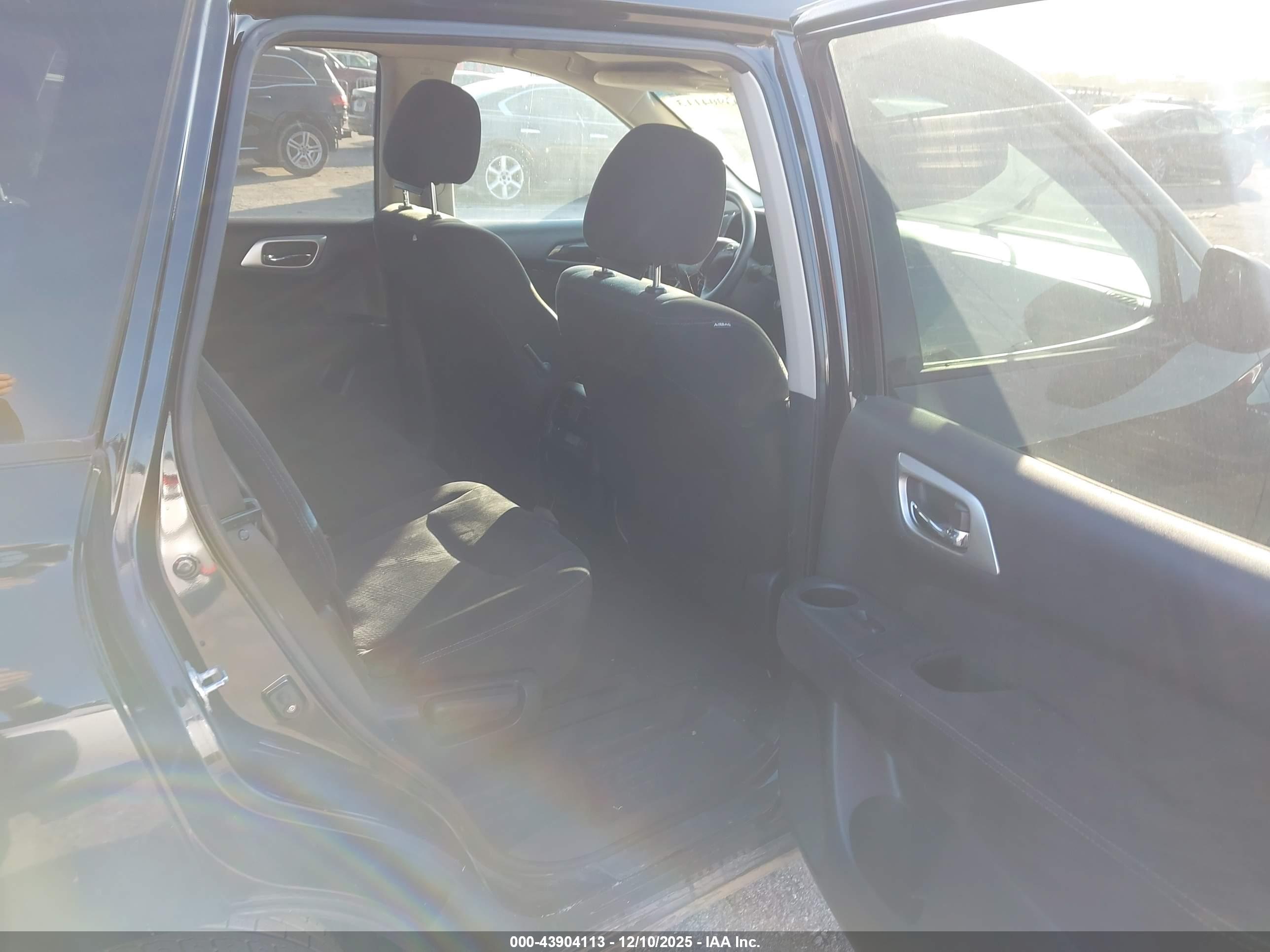 NISSAN PATHFINDER image 8