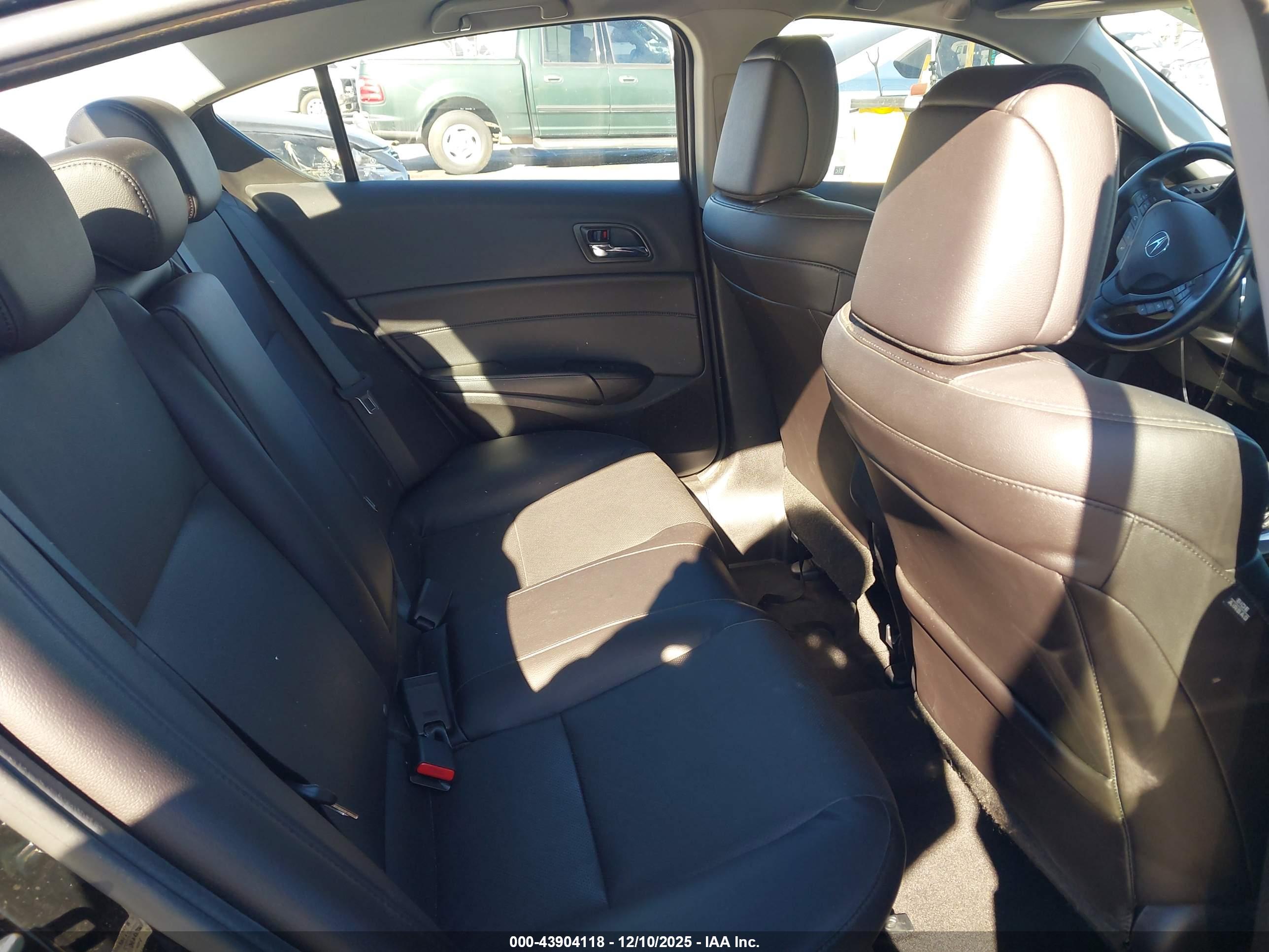 ACURA ILX image 8