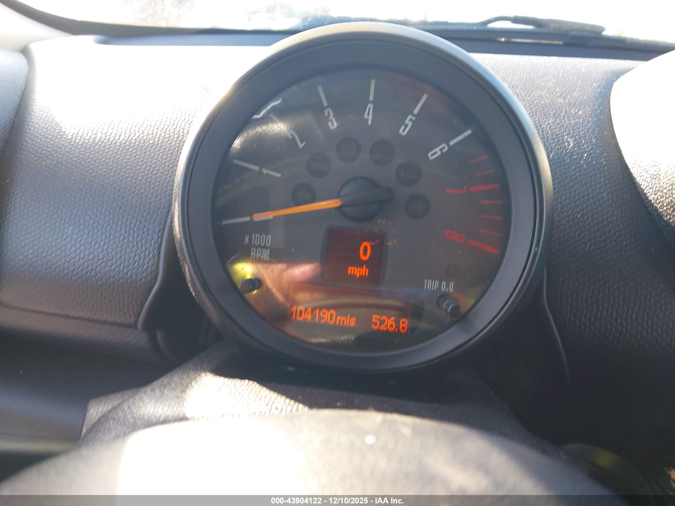 MINI COUNTRYMAN image 7