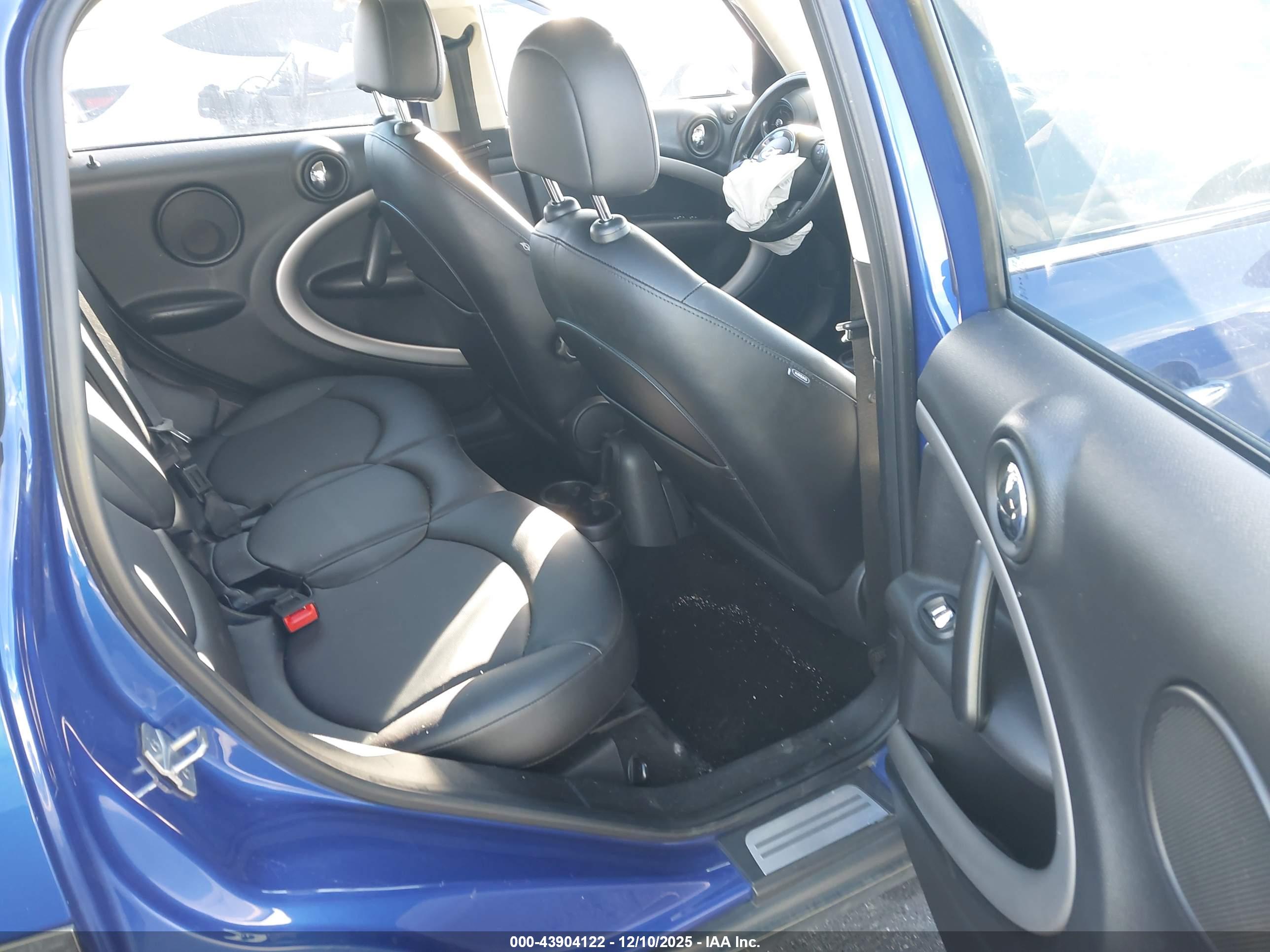 MINI COUNTRYMAN image 8