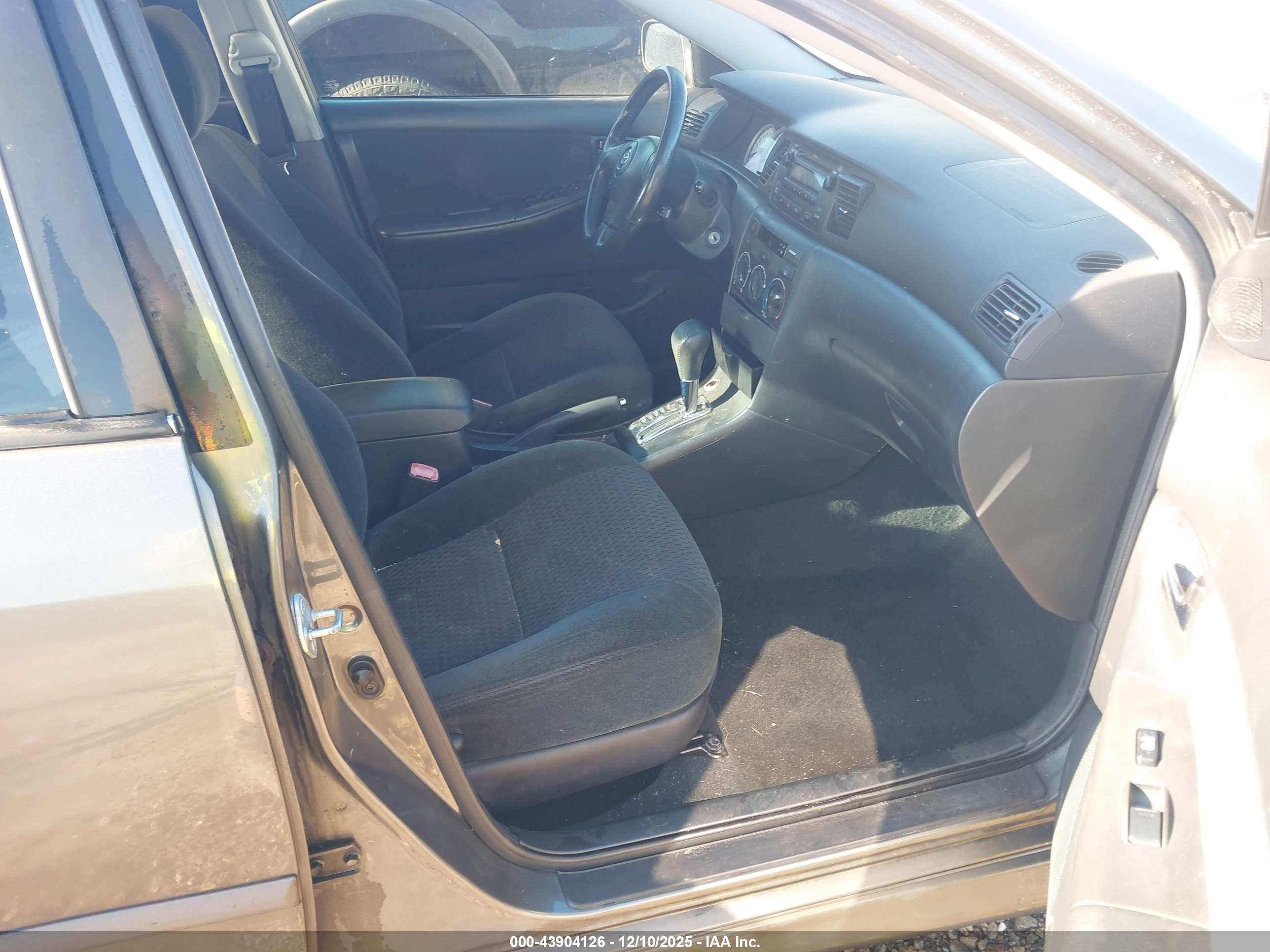 TOYOTA COROLLA image 5