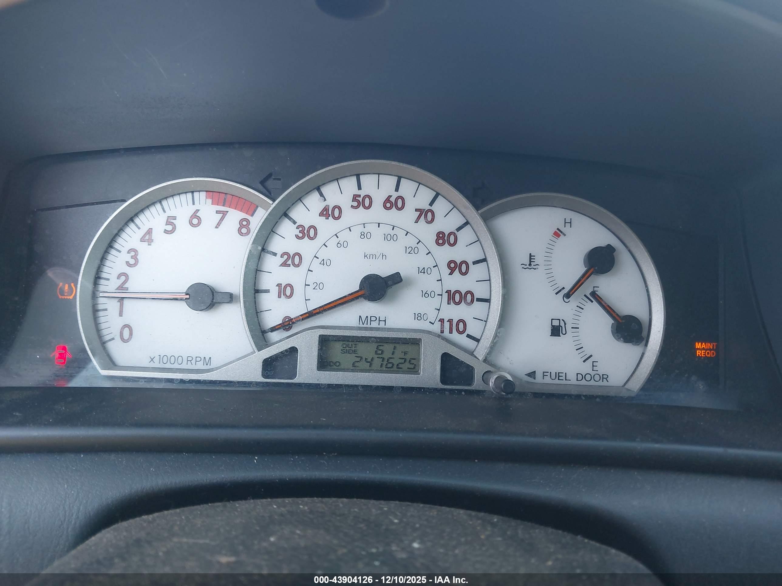 TOYOTA COROLLA image 7