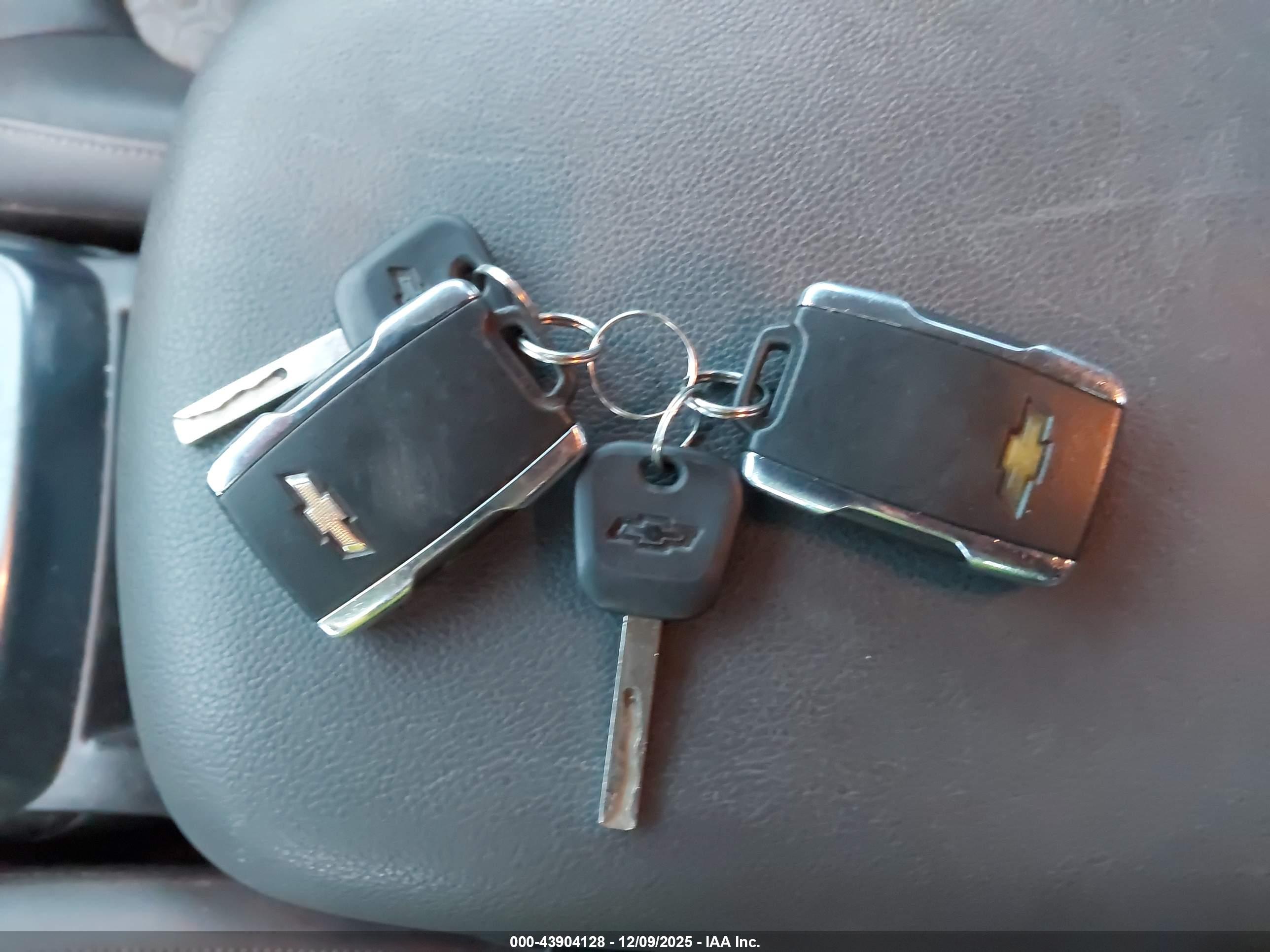 CHEVROLET COLORADO image 11