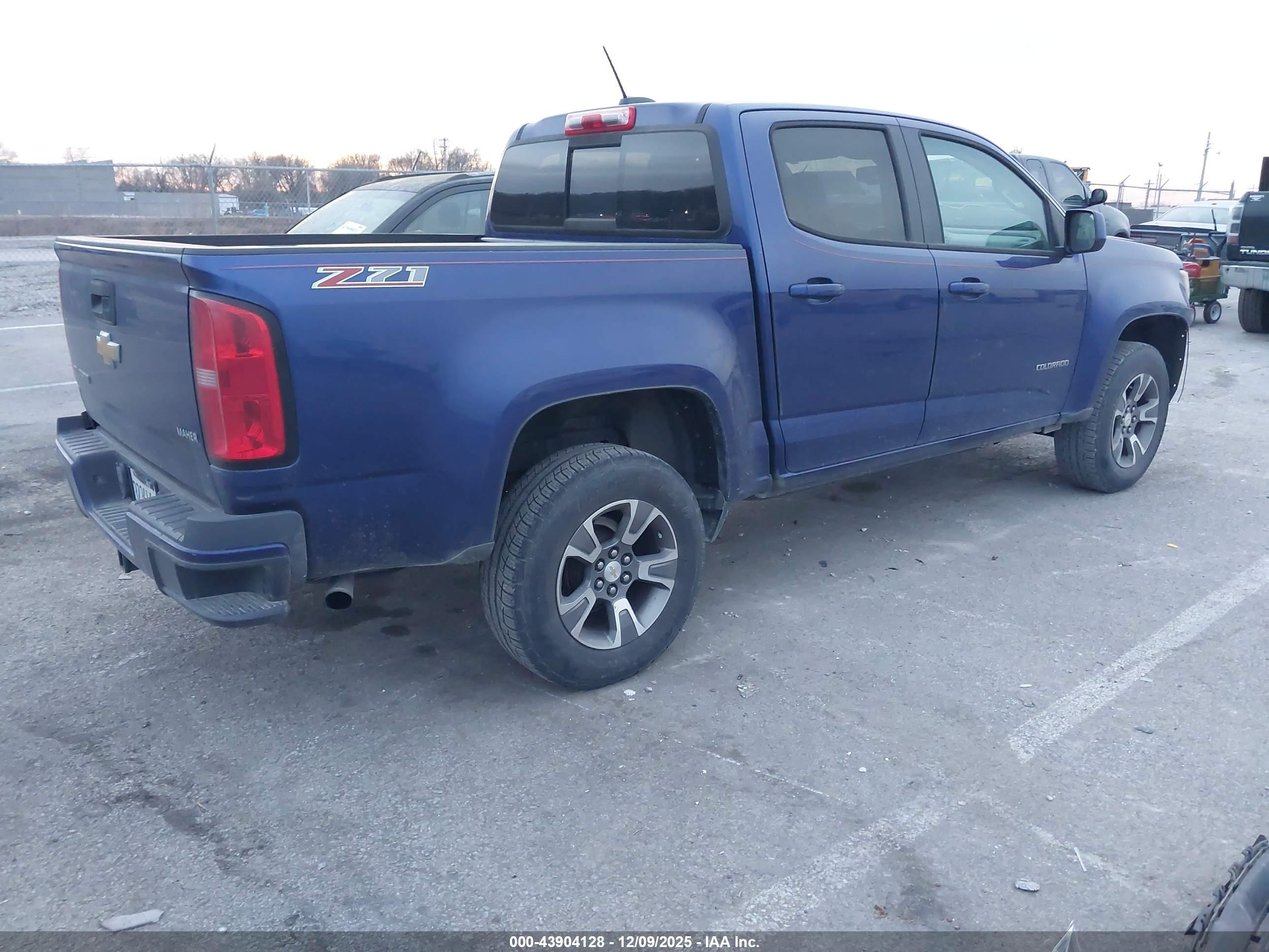 CHEVROLET COLORADO image 4
