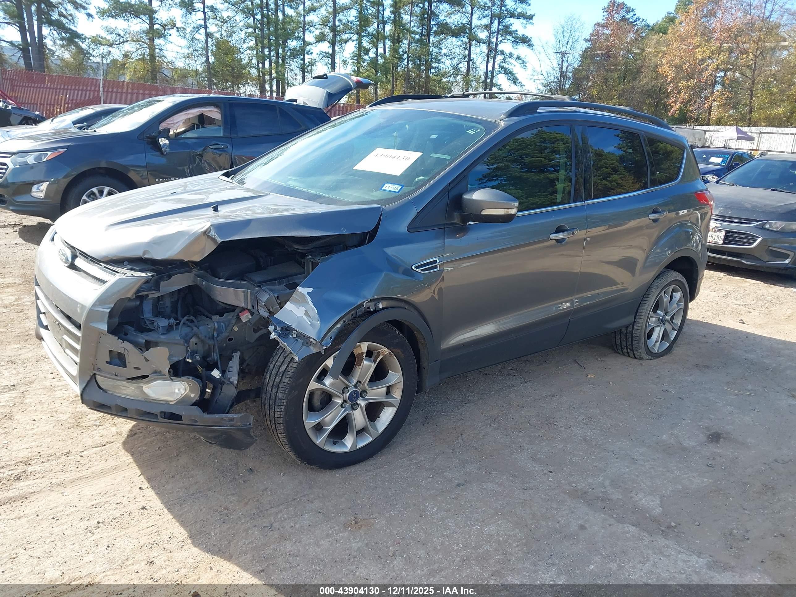 FORD ESCAPE image 2