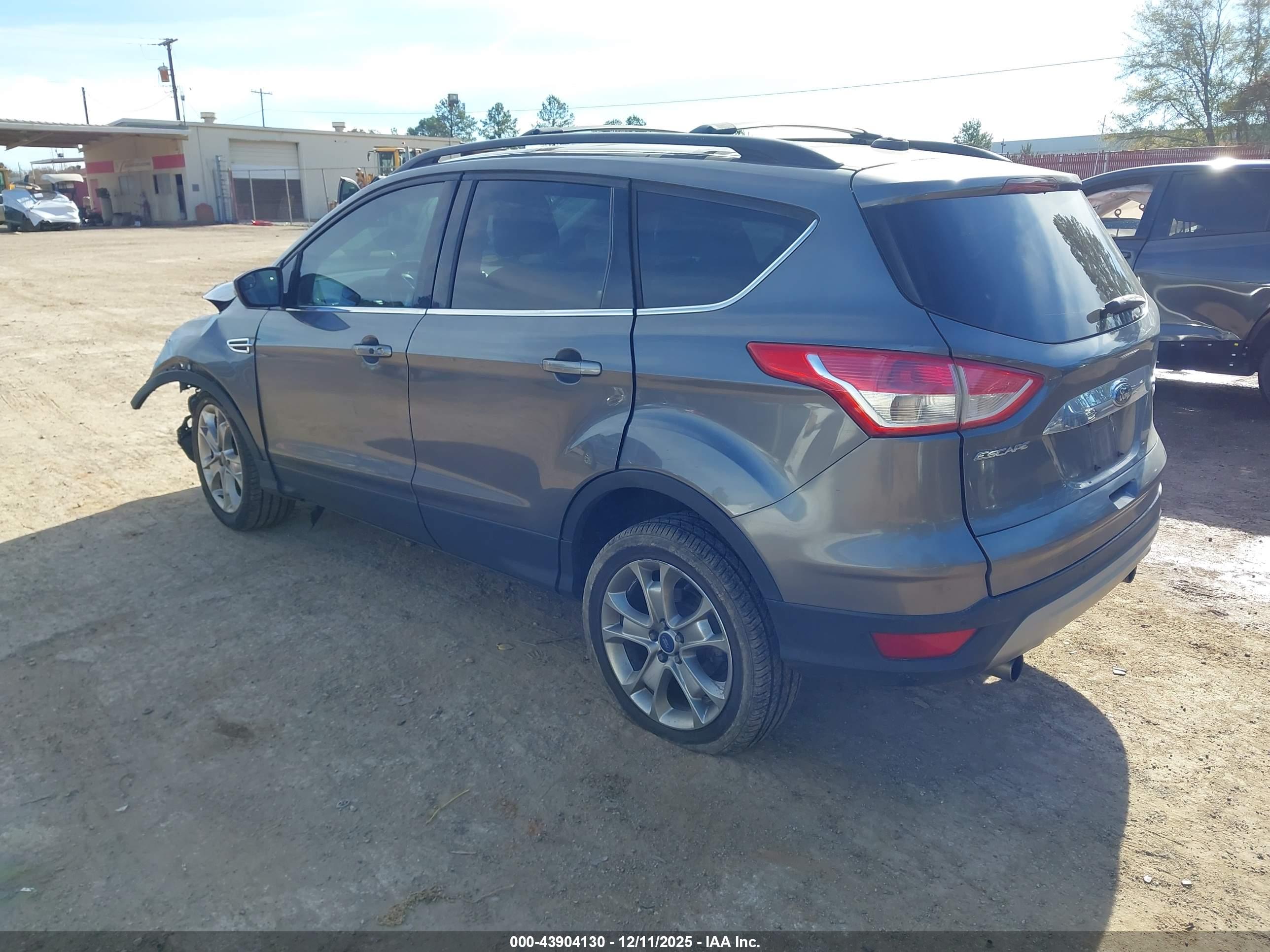 FORD ESCAPE image 3