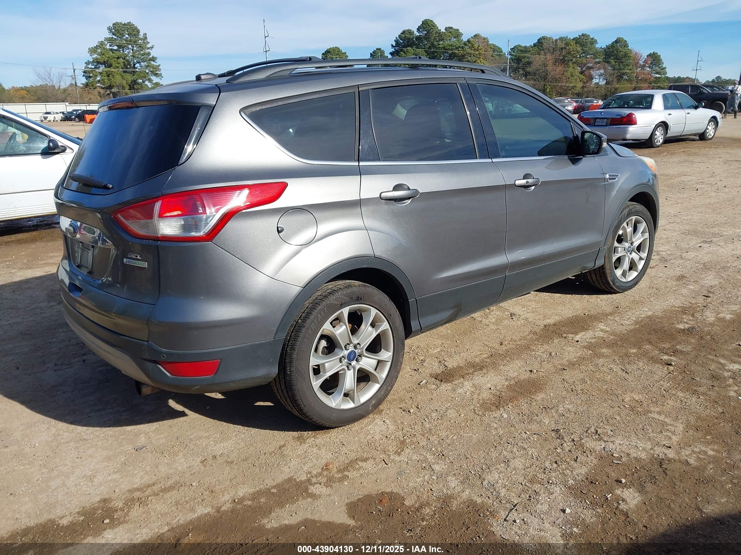 FORD ESCAPE image 4