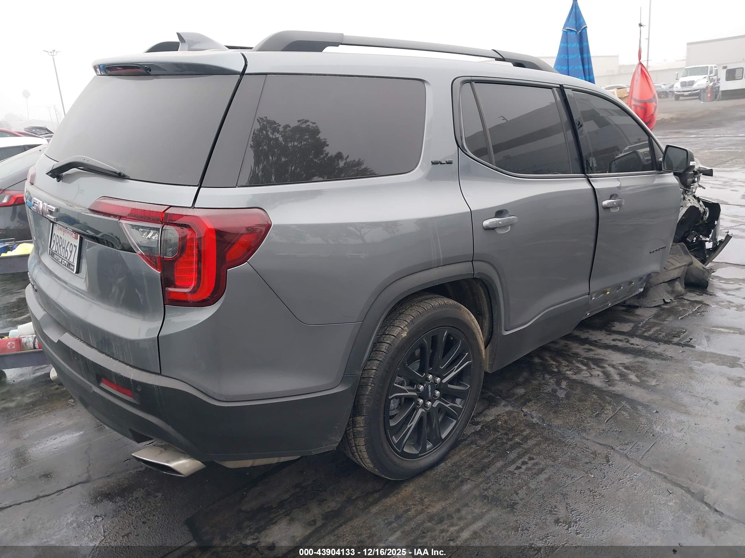 GMC ACADIA image 4