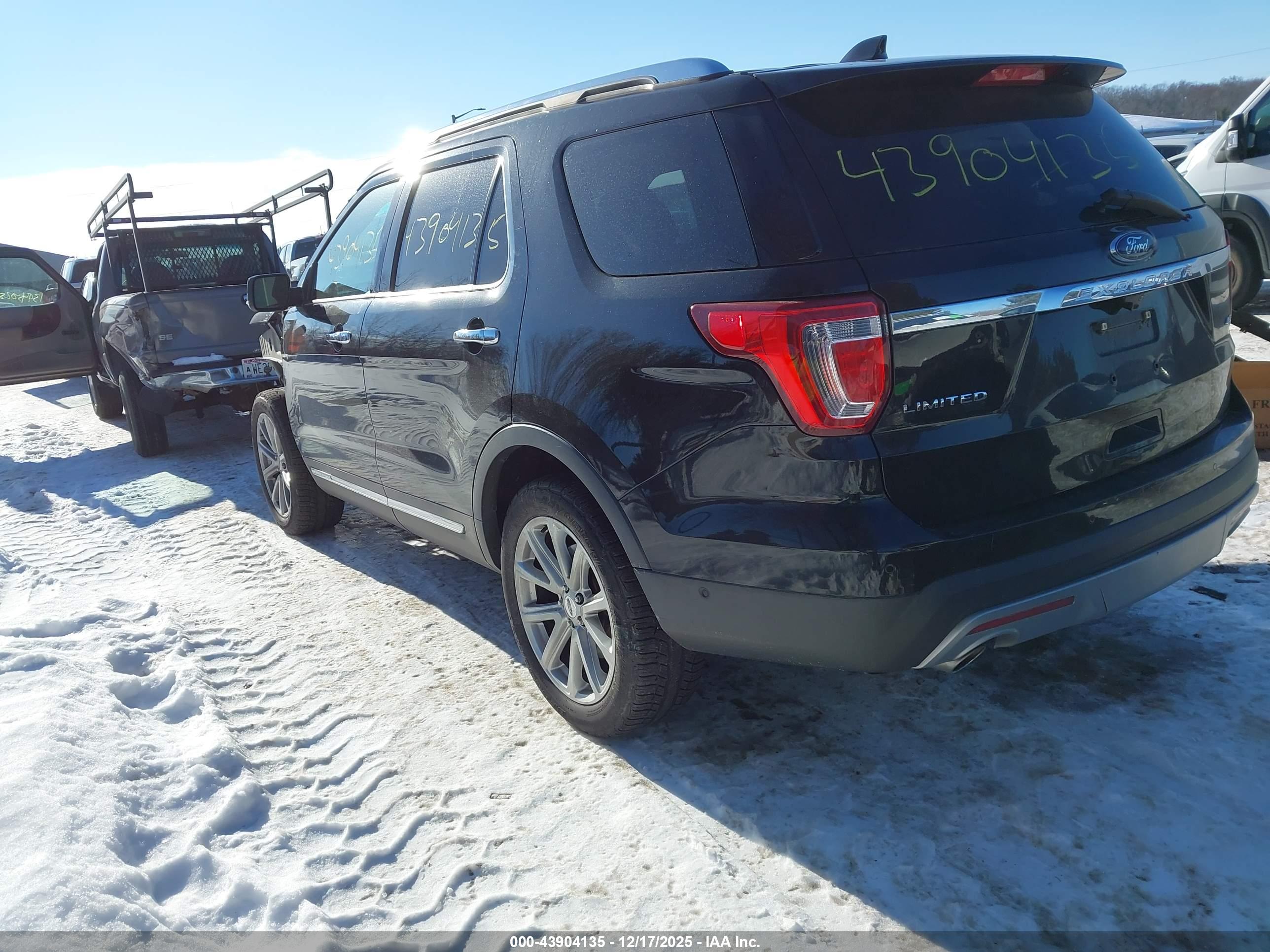 FORD EXPLORER image 3