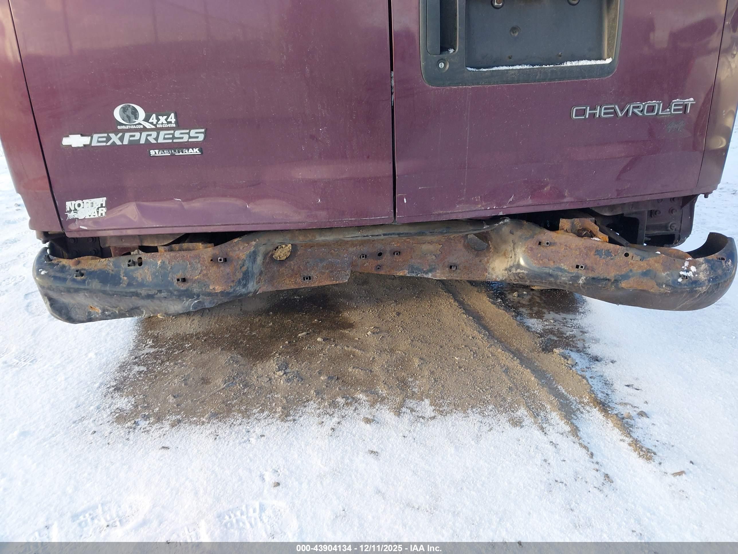 CHEVROLET EXPRESS image 6