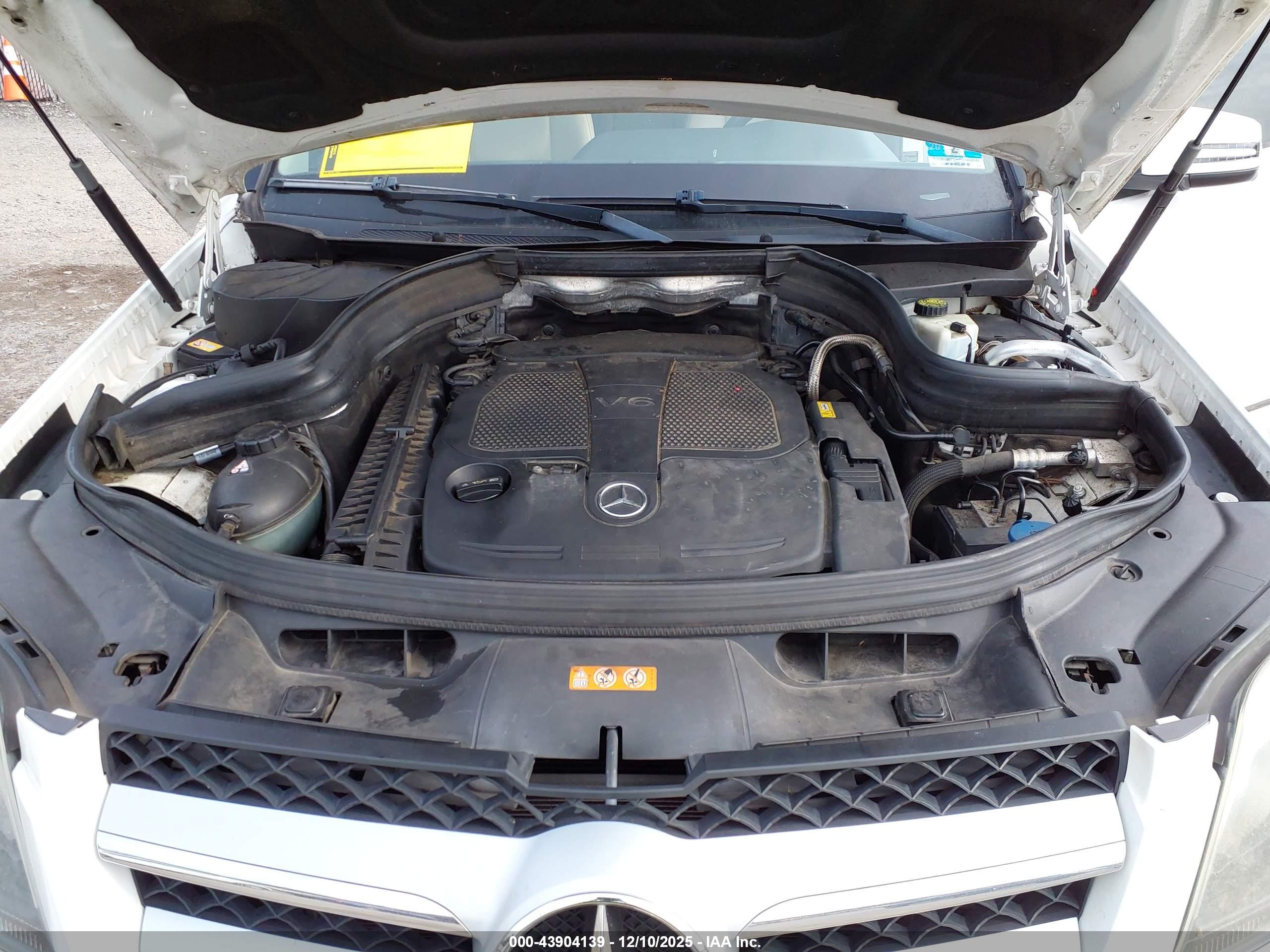 MERCEDES-BENZ GLK image 10