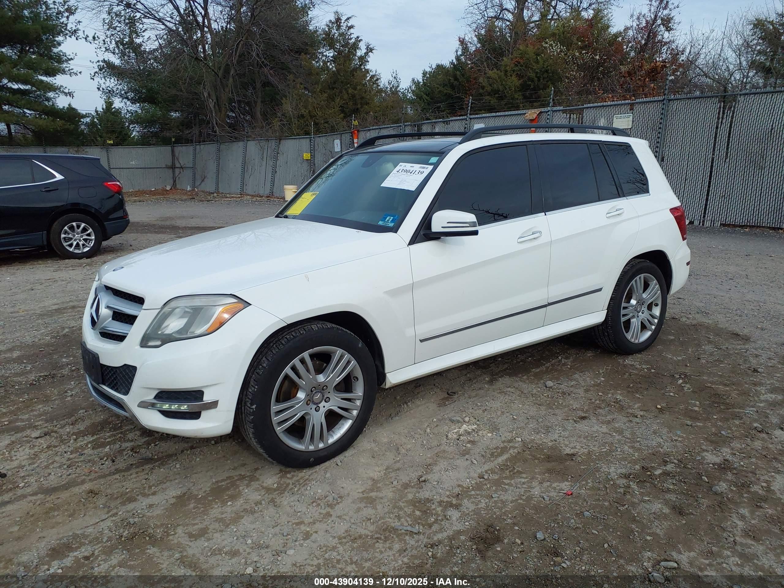 MERCEDES-BENZ GLK image 2