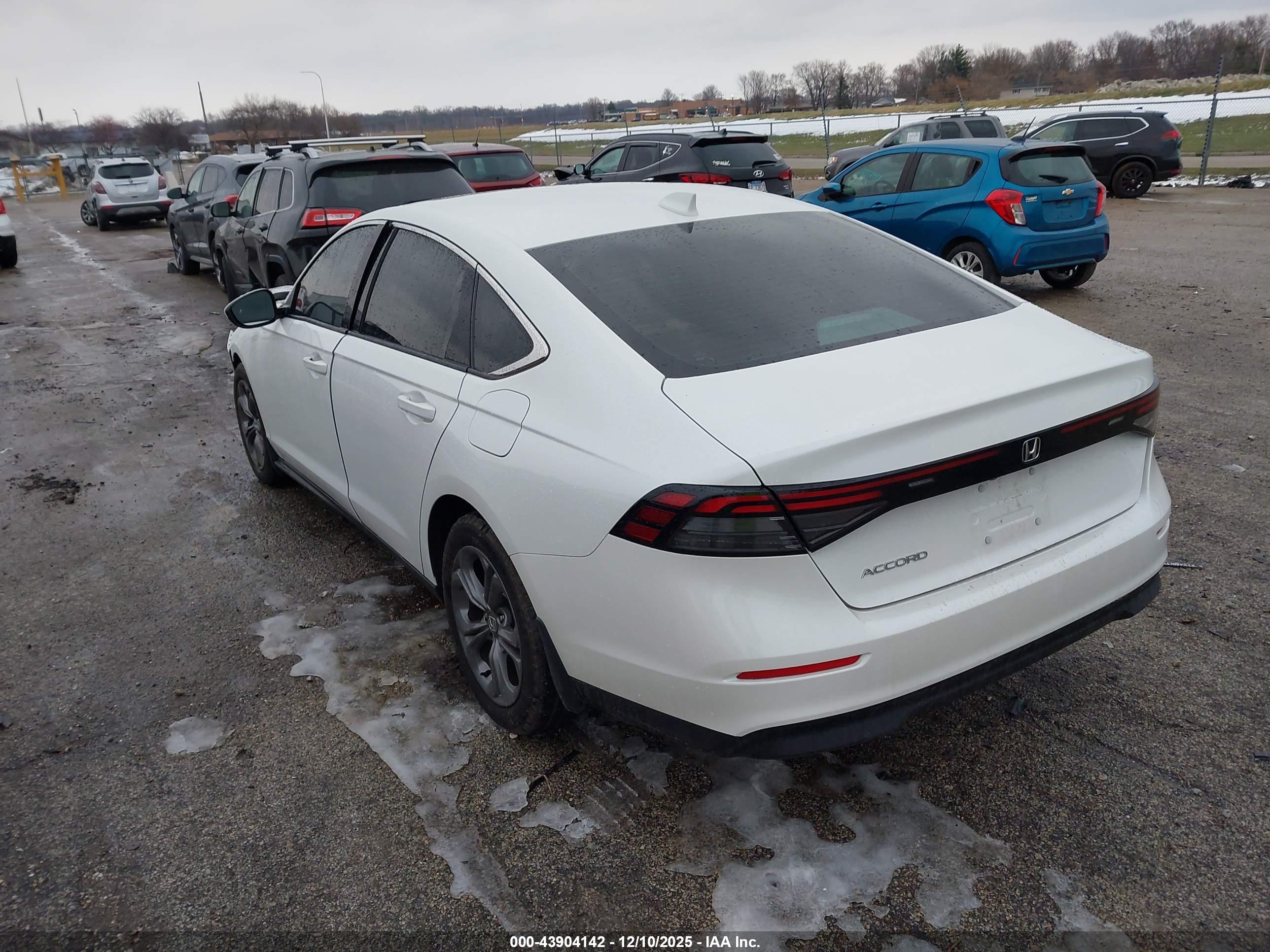 HONDA ACCORD image 3