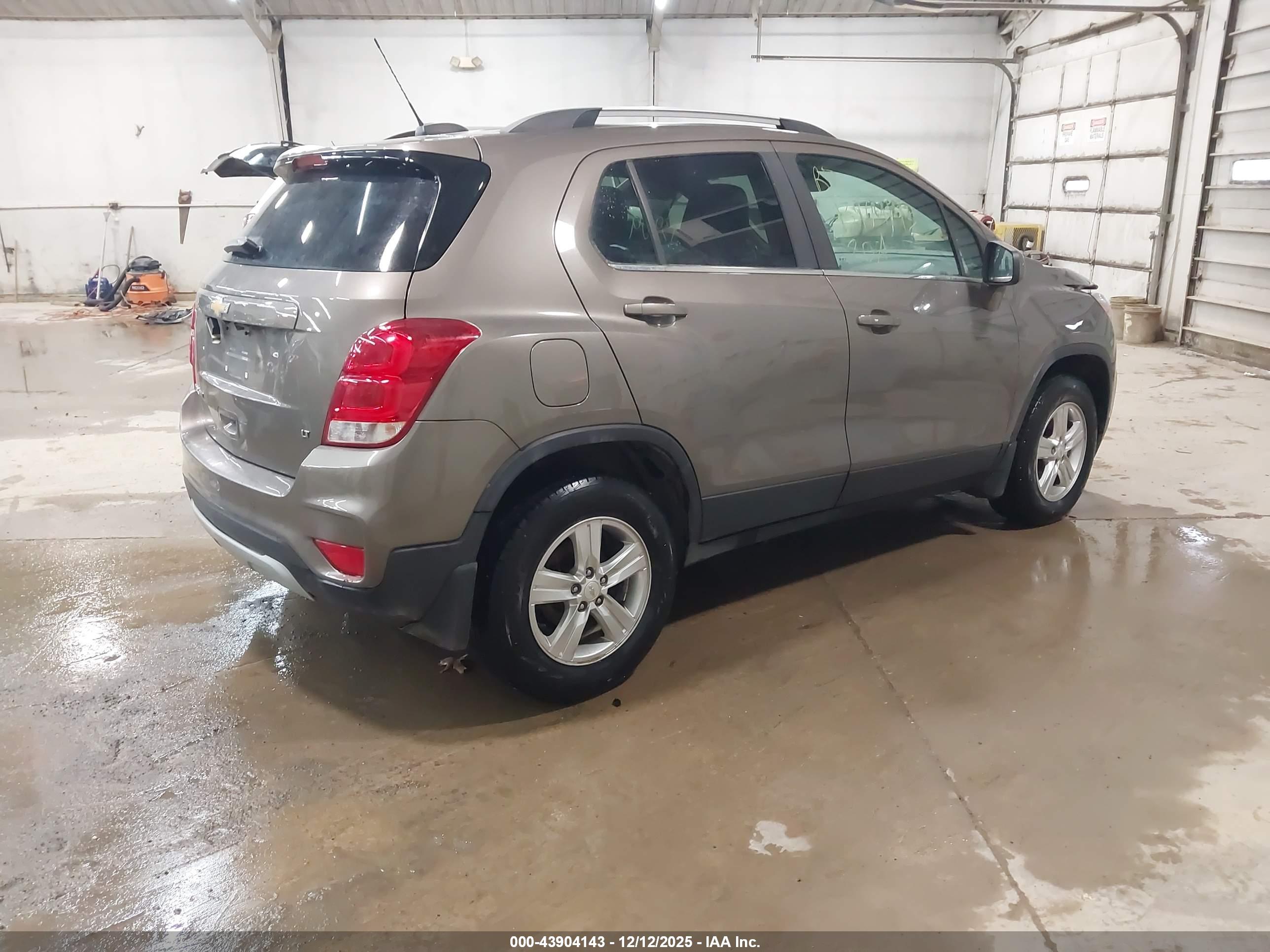 CHEVROLET TRAX image 4