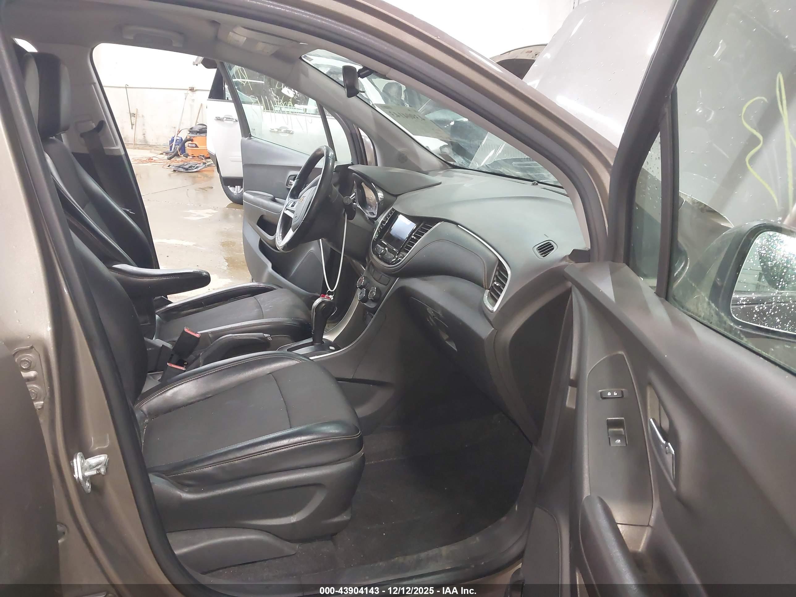CHEVROLET TRAX image 5