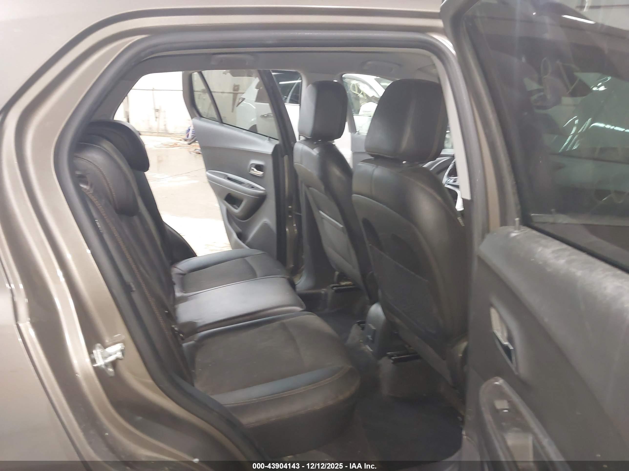 CHEVROLET TRAX image 8