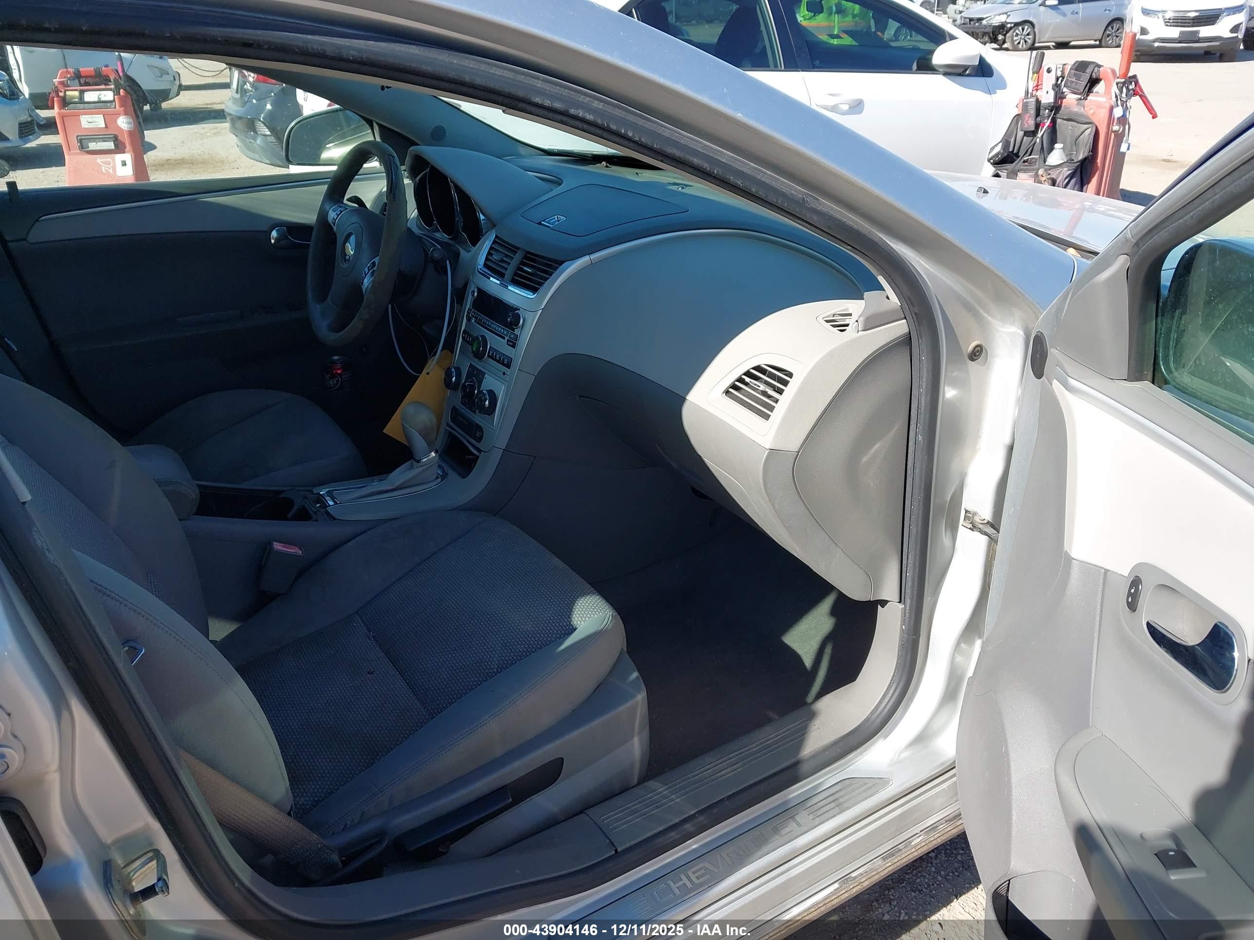 CHEVROLET MALIBU image 5