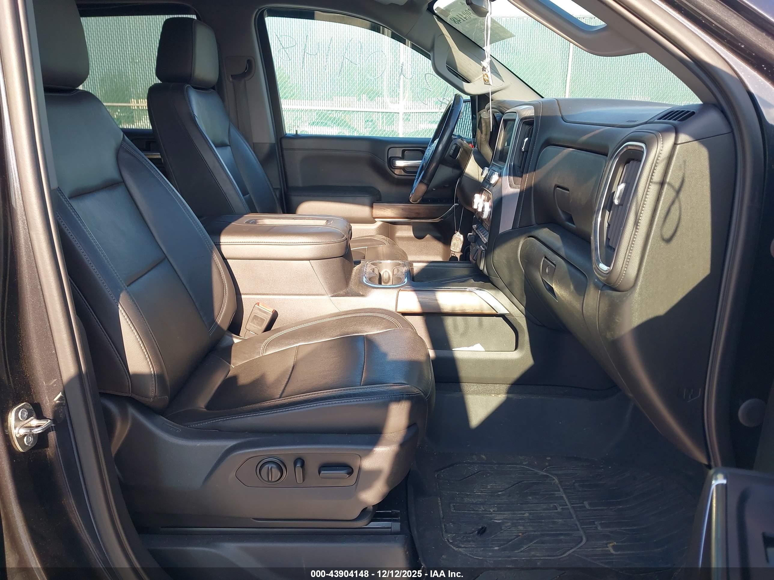GMC SIERRA image 5