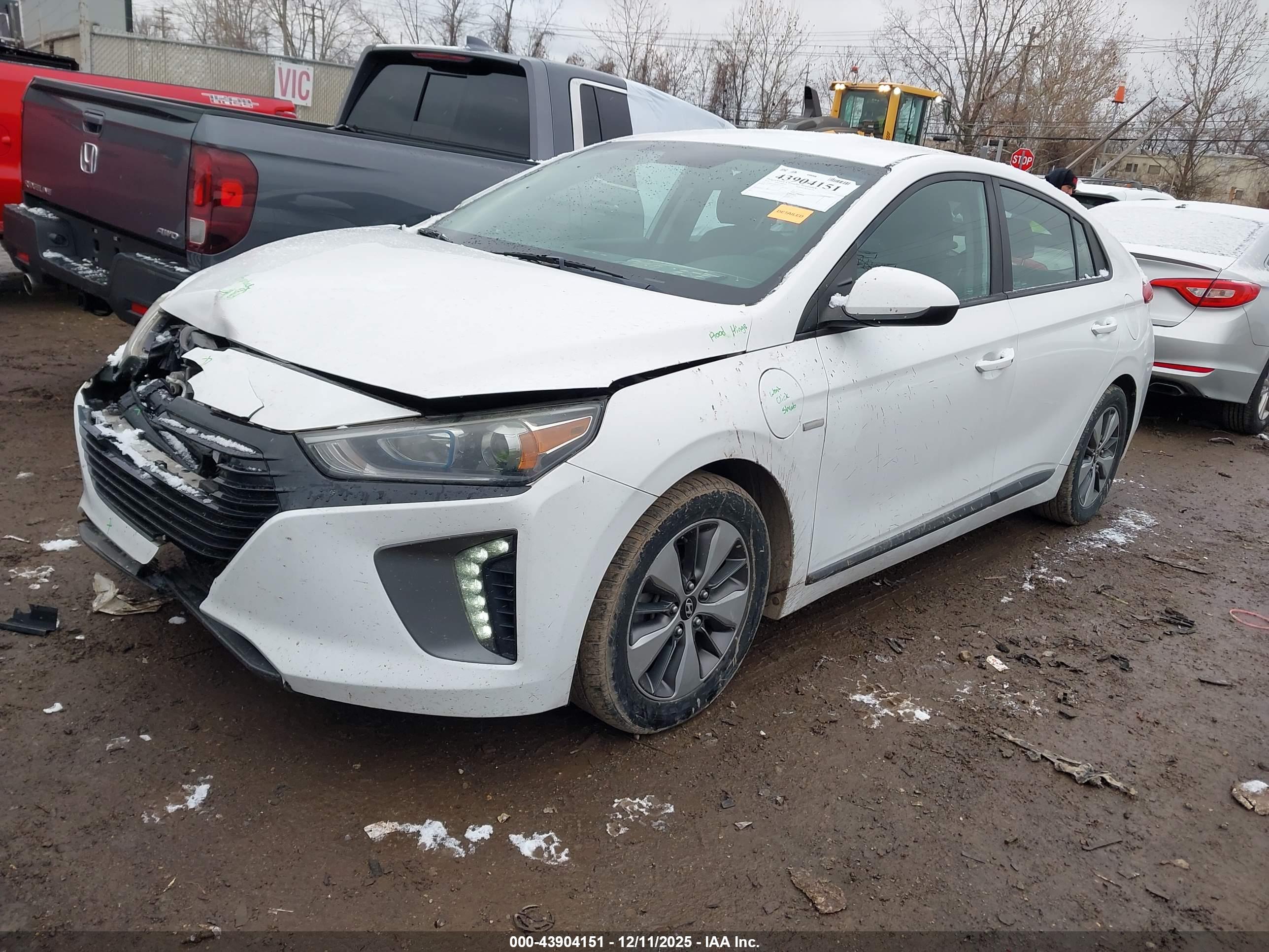 HYUNDAI IONIQ image 2
