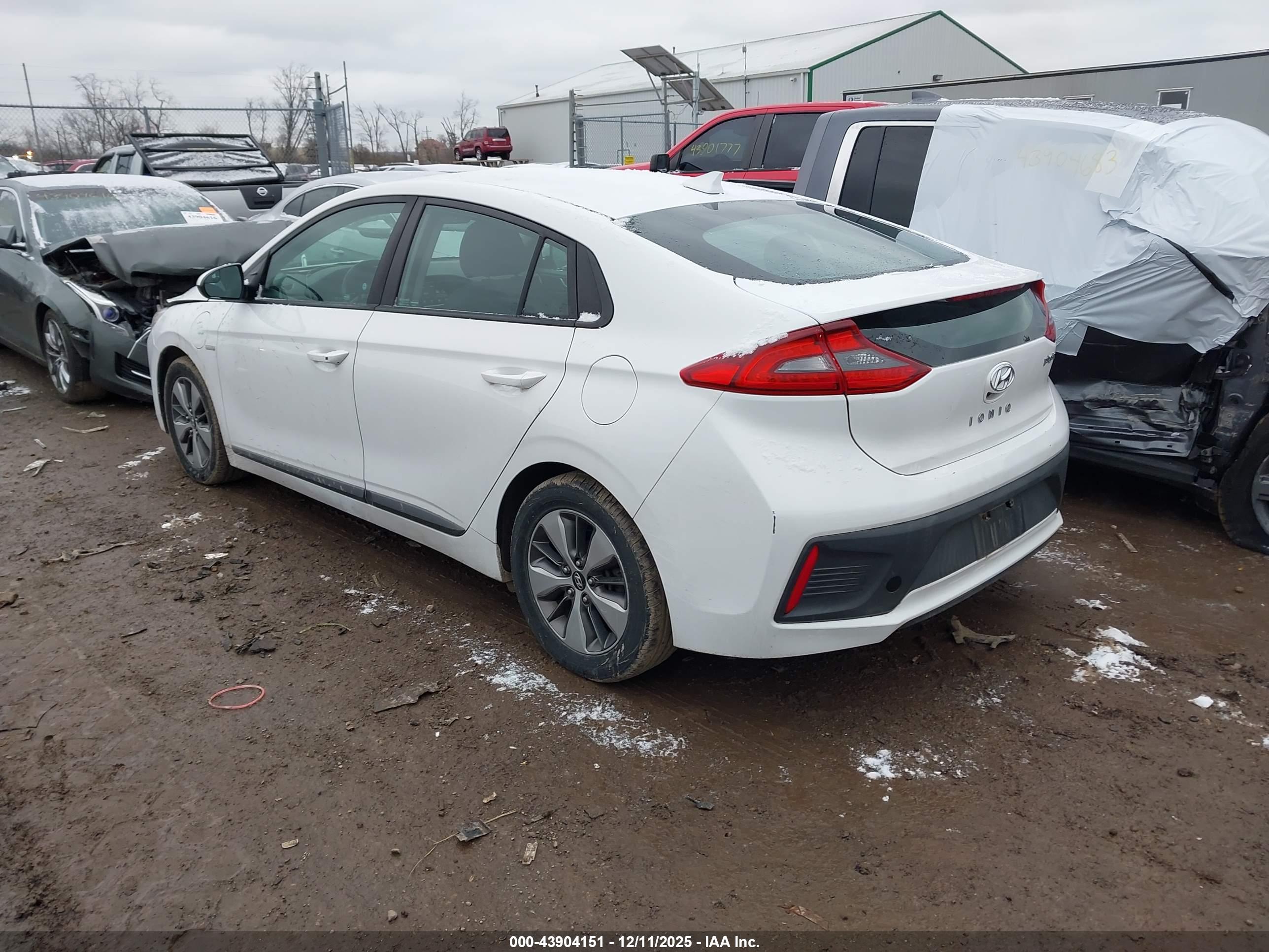 HYUNDAI IONIQ image 3