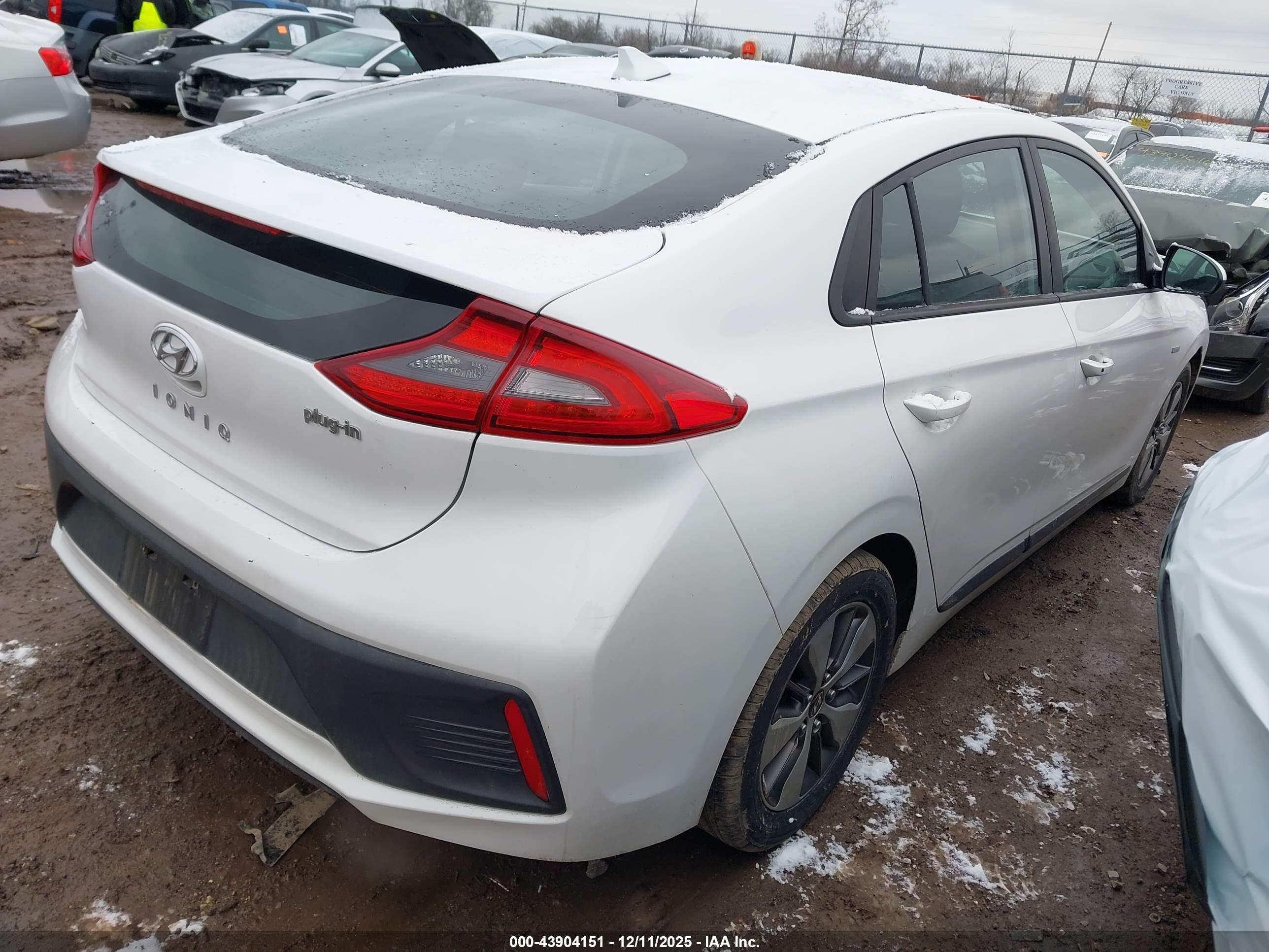 HYUNDAI IONIQ image 4