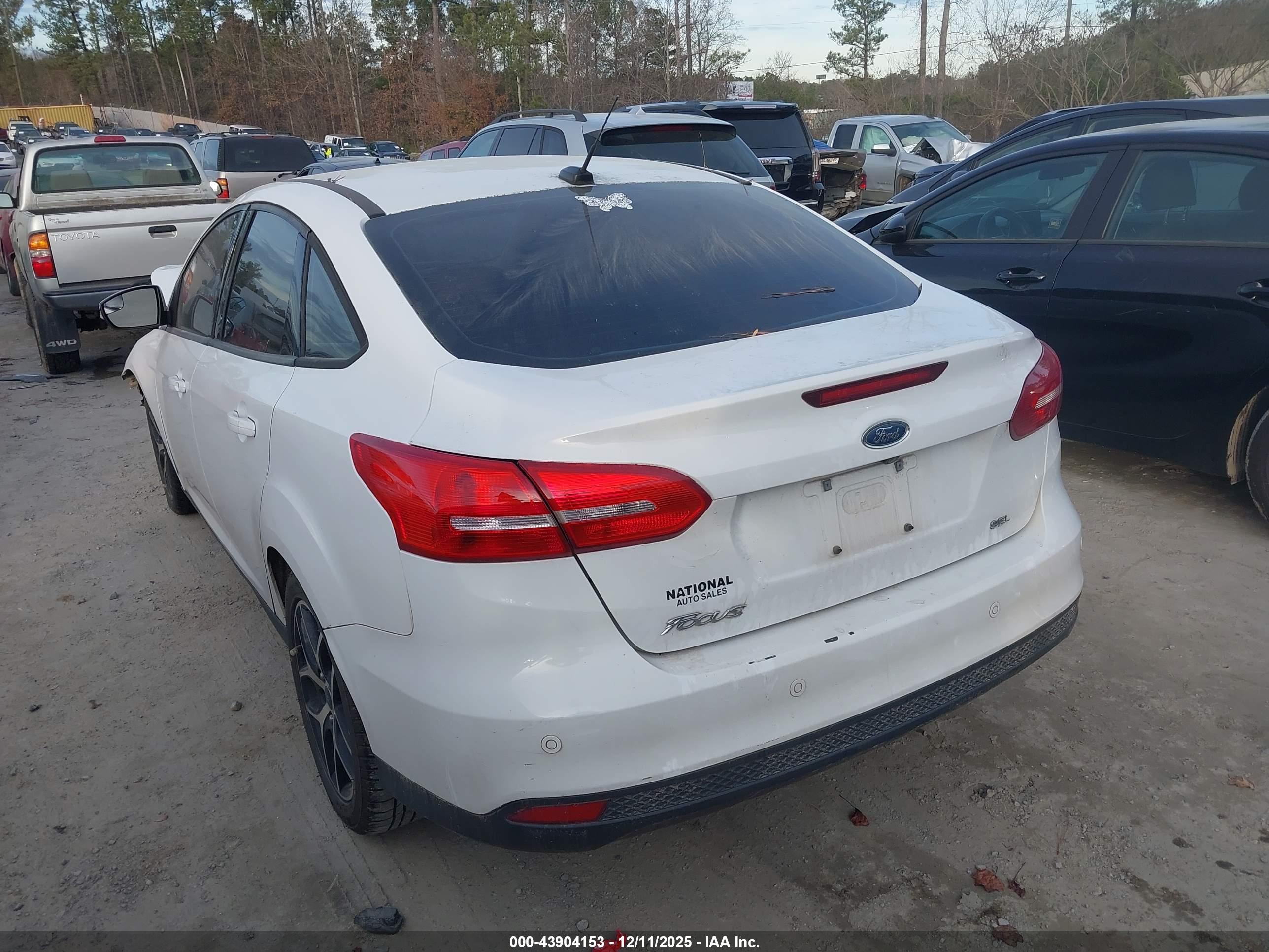 FORD FOCUS image 3