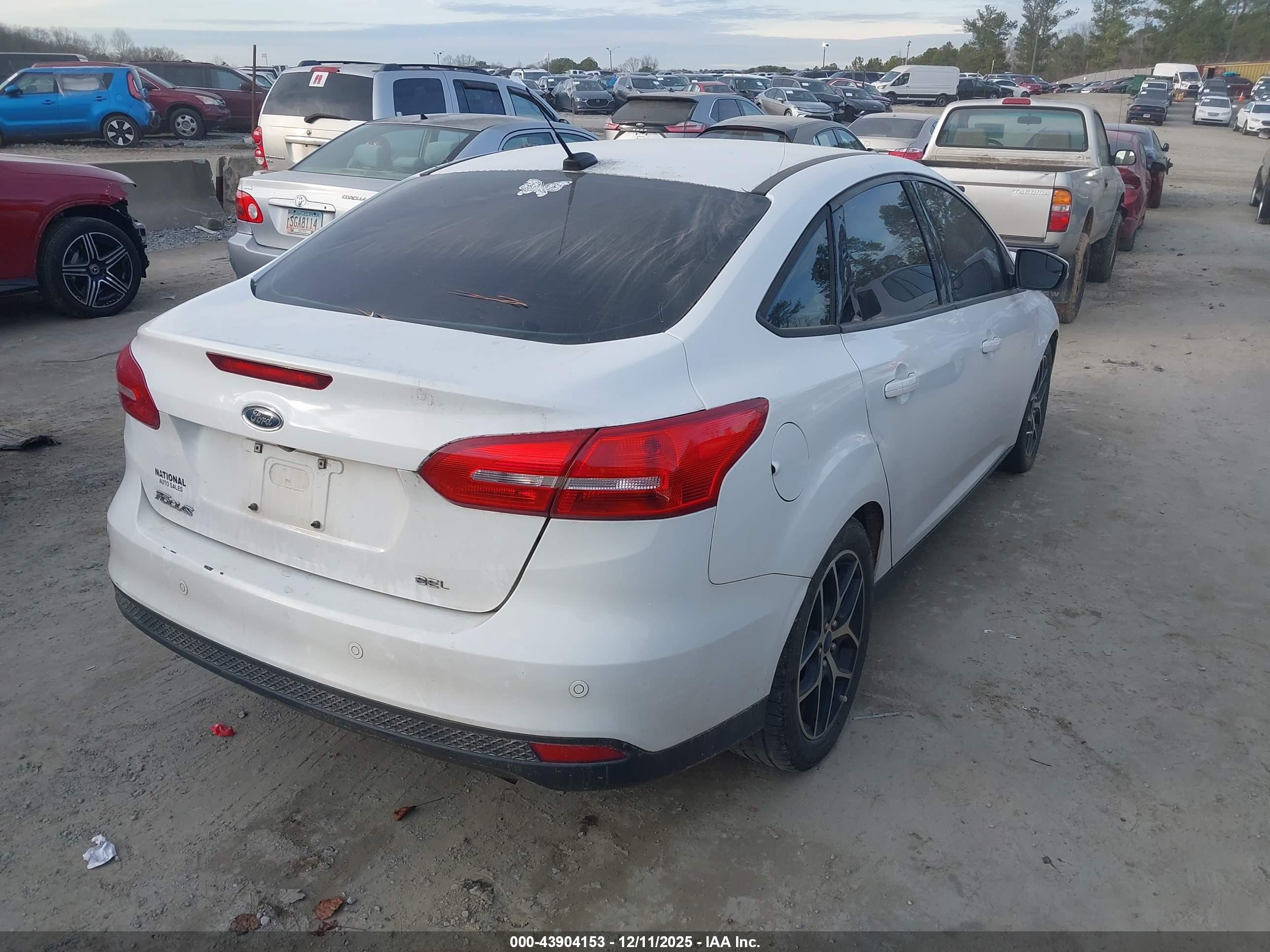 FORD FOCUS image 4
