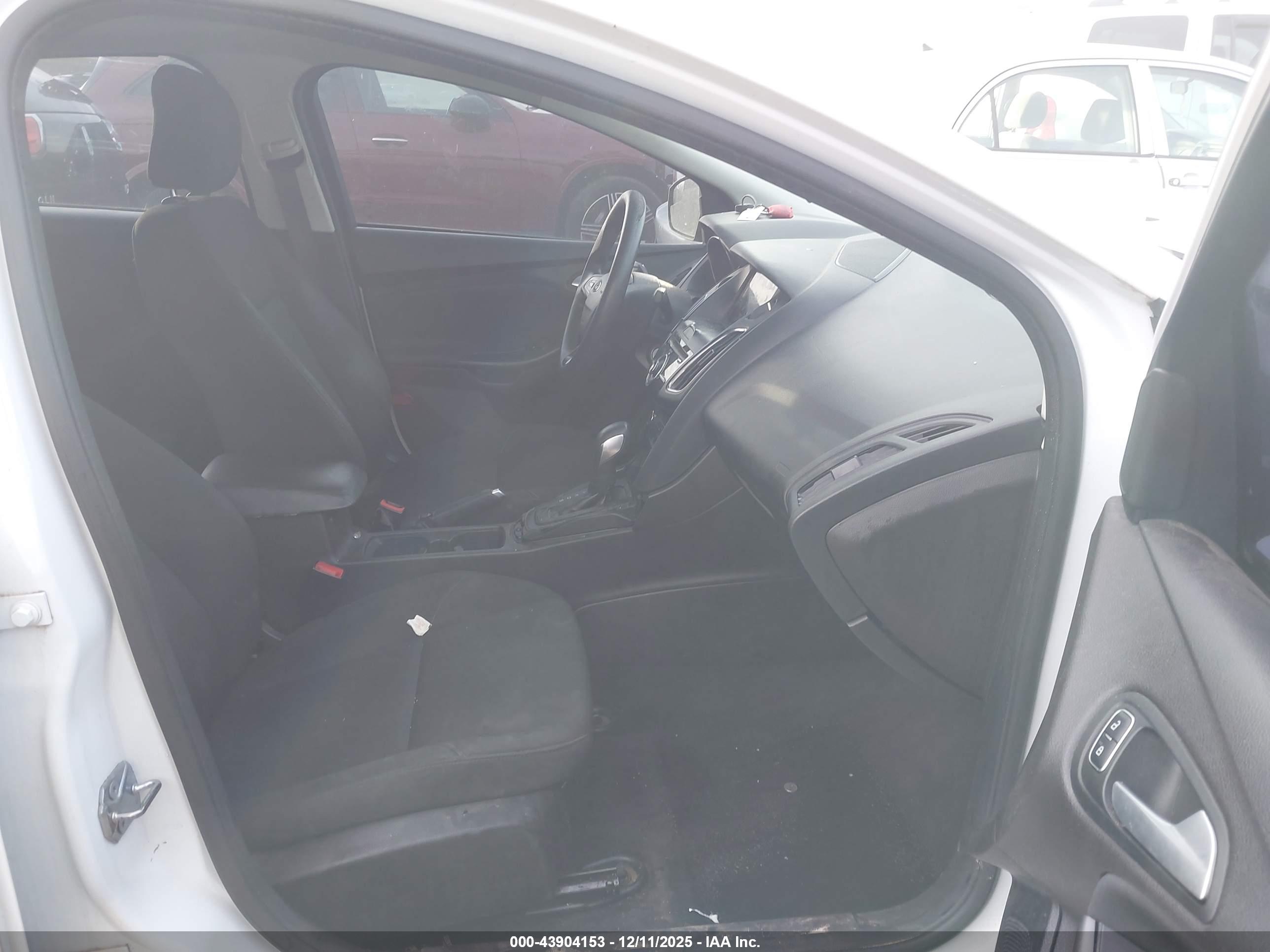 FORD FOCUS image 5