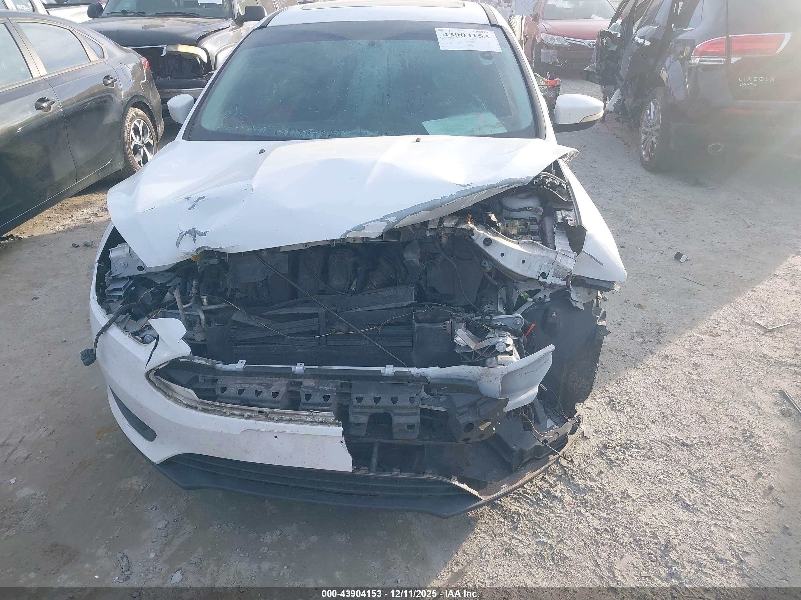 FORD FOCUS image 6