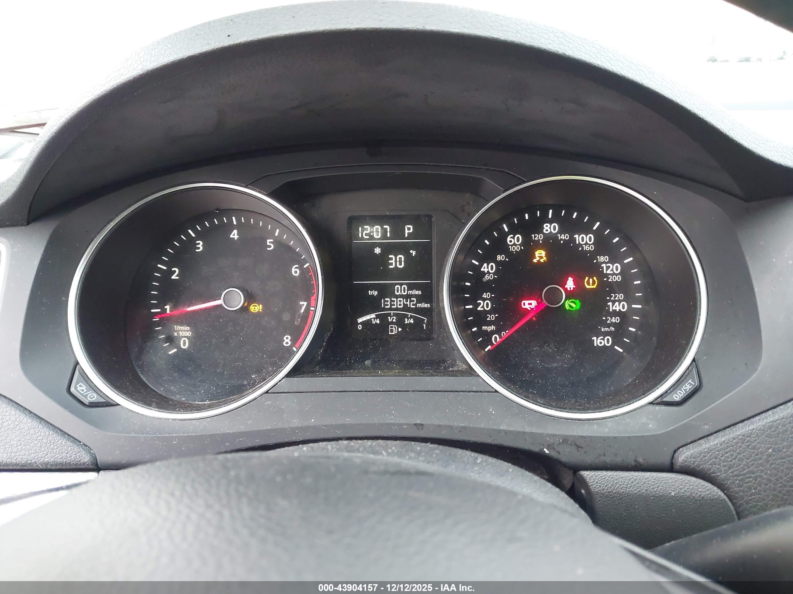 VOLKSWAGEN JETTA image 7