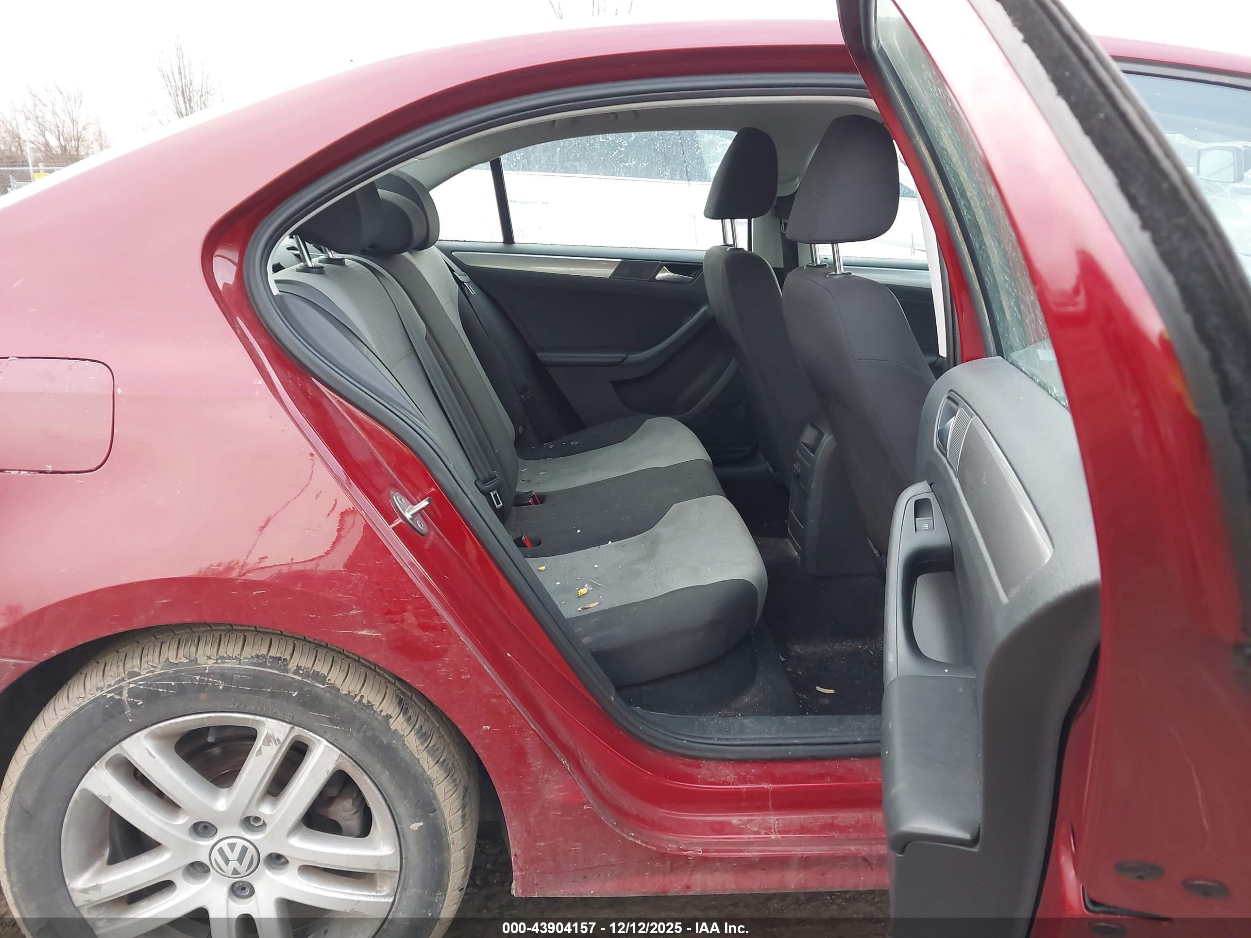 VOLKSWAGEN JETTA image 8