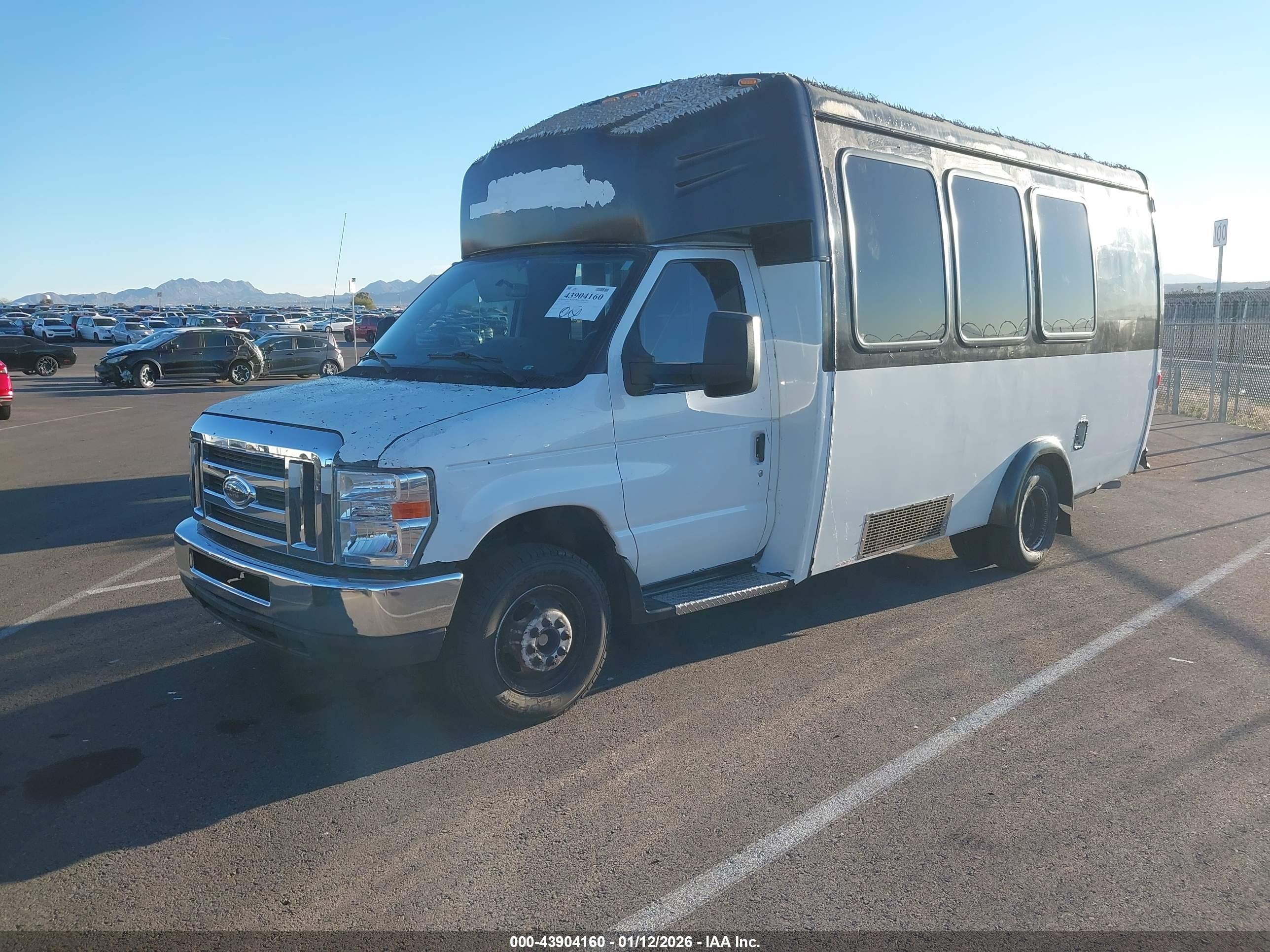 FORD E-350 image 2